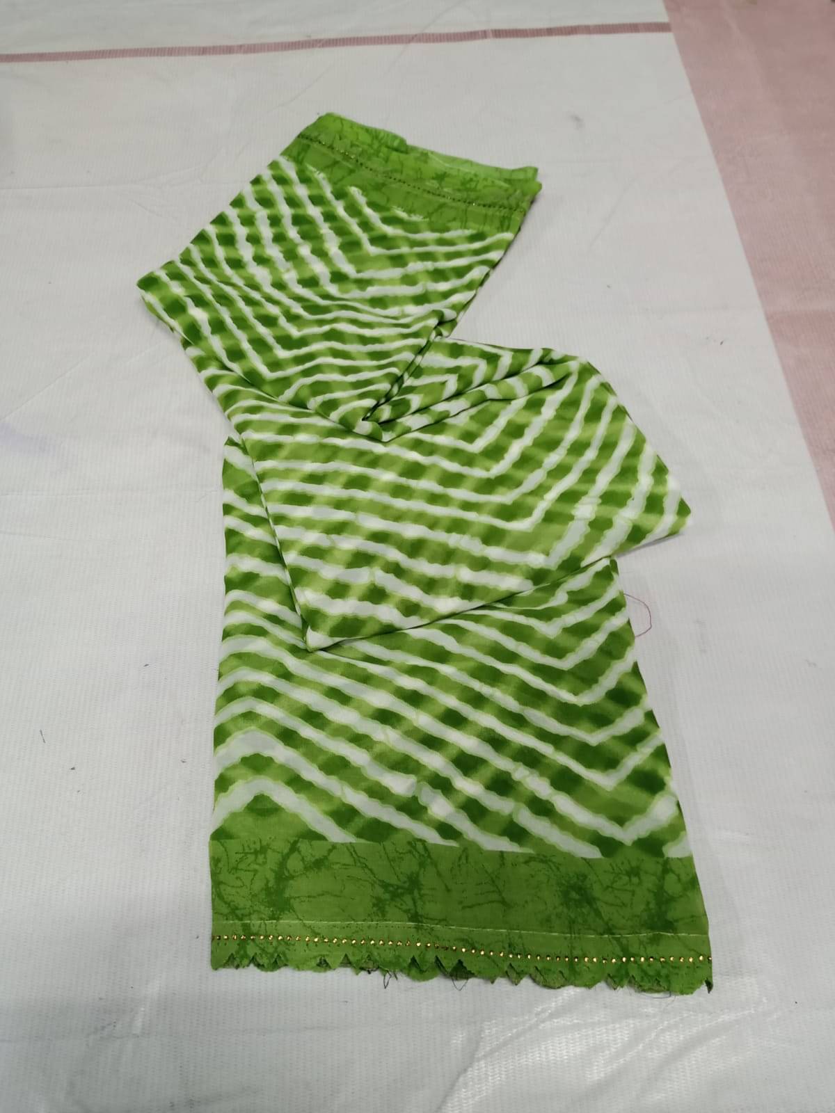 Bhuwal Fashion Georgette Printed Saree With Unstitched Blouse Piece ( Light Green ) Bhuwal Fashion Georgette Printed Saree With Unstitched Blouse Piece ( Light Green )