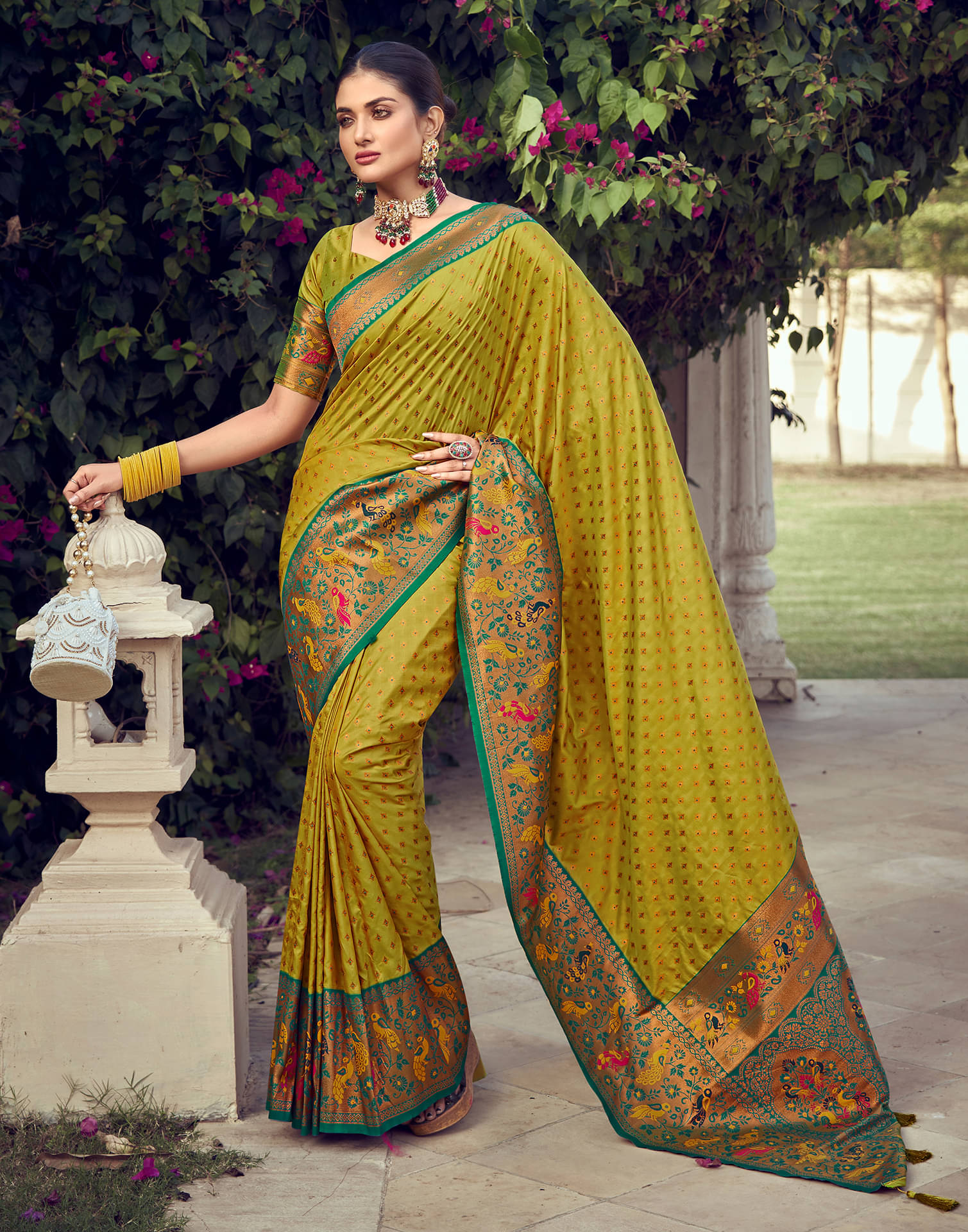 Samah Art Silk Woven Saree With Unstitched Blouse Piece ( Lime Green1 ) Samah Art Silk Woven Saree With Unstitched Blouse Piece ( Lime Green1 )