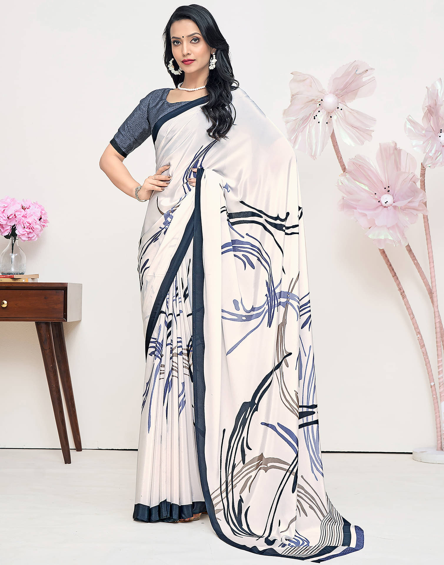     			Samah Crepe Printed Saree With Unstitched Blouse Piece ( White )