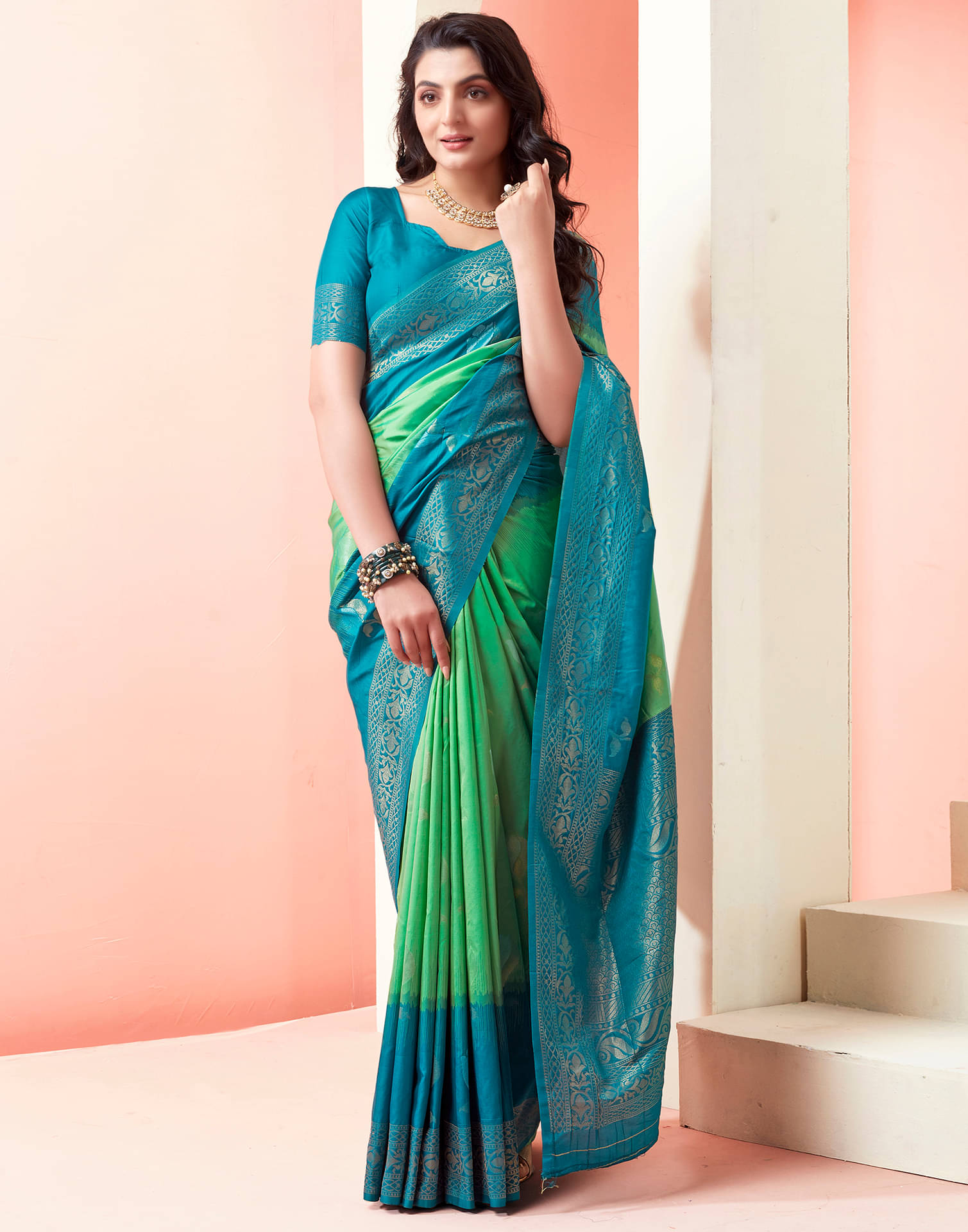 Samah Silk Woven Saree With Unstitched Blouse Piece ( Green ) Samah Silk Woven Saree With Unstitched Blouse Piece ( Green )