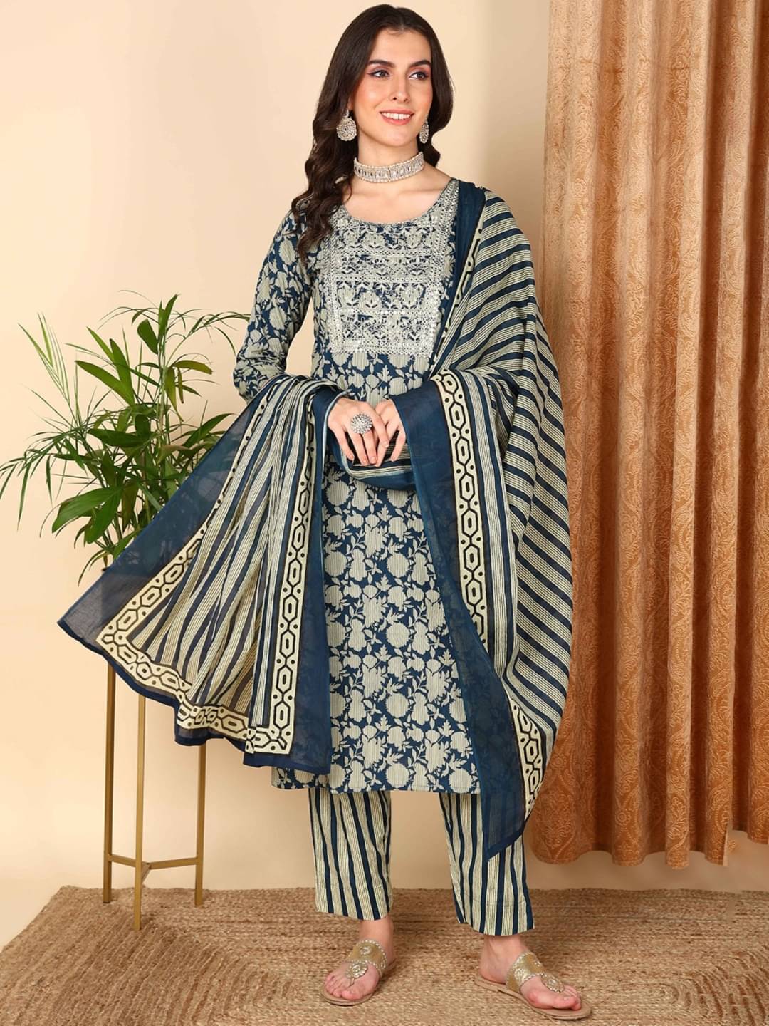 Vaamsi Rayon Printed Kurti With Pants Women's Stitched Salwar Suit - Navy Blue ( Pack of 1 ) Vaamsi Rayon Printed Kurti With Pants Women's Stitched Salwar Suit - Navy Blue ( Pack of 1 )