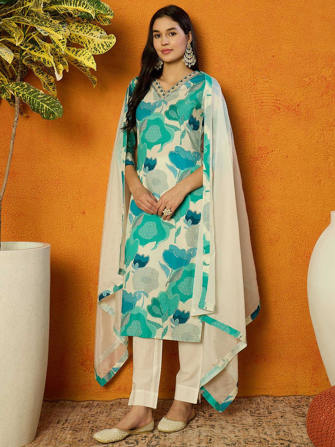 Vaamsi Rayon Printed Kurti With Pants Women's Stitched Salwar Suit - White ( Pack of 1 )