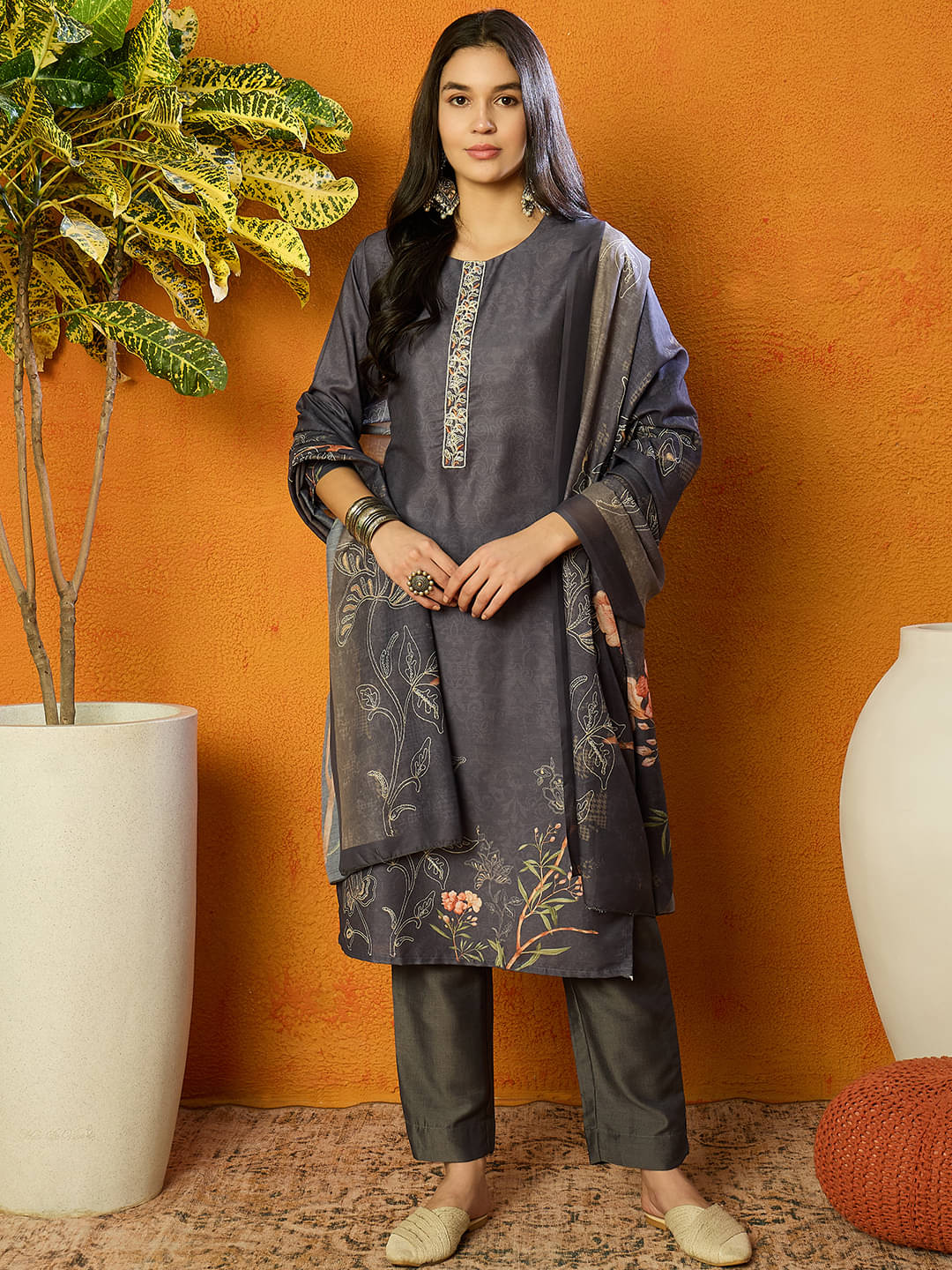 Vaamsi Silk Blend Printed Kurti With Pants Women's Stitched Salwar Suit - Grey ( Pack of 1 ) Vaamsi Silk Blend Printed Kurti With Pants Women's Stitched Salwar Suit - Grey ( Pack of 1 )