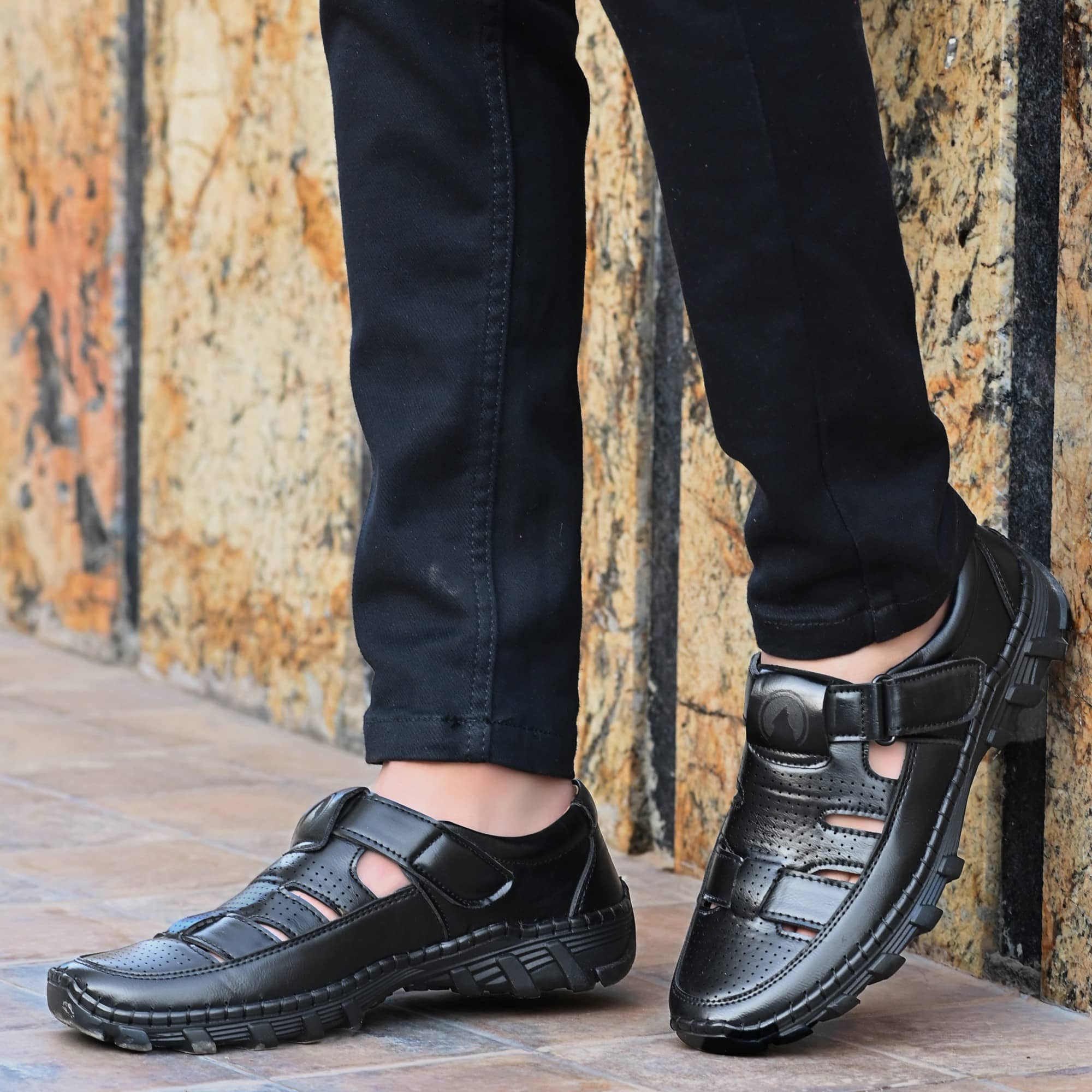 Rising Wolf - Black Men's Sandals