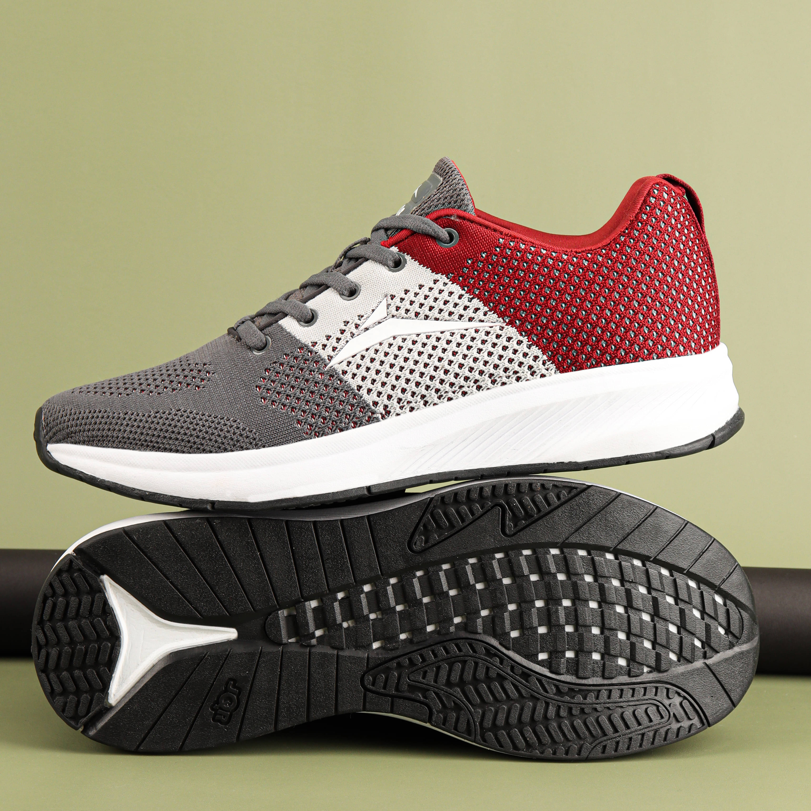     			JQR SCALE Gray Men's Sports Running Shoes