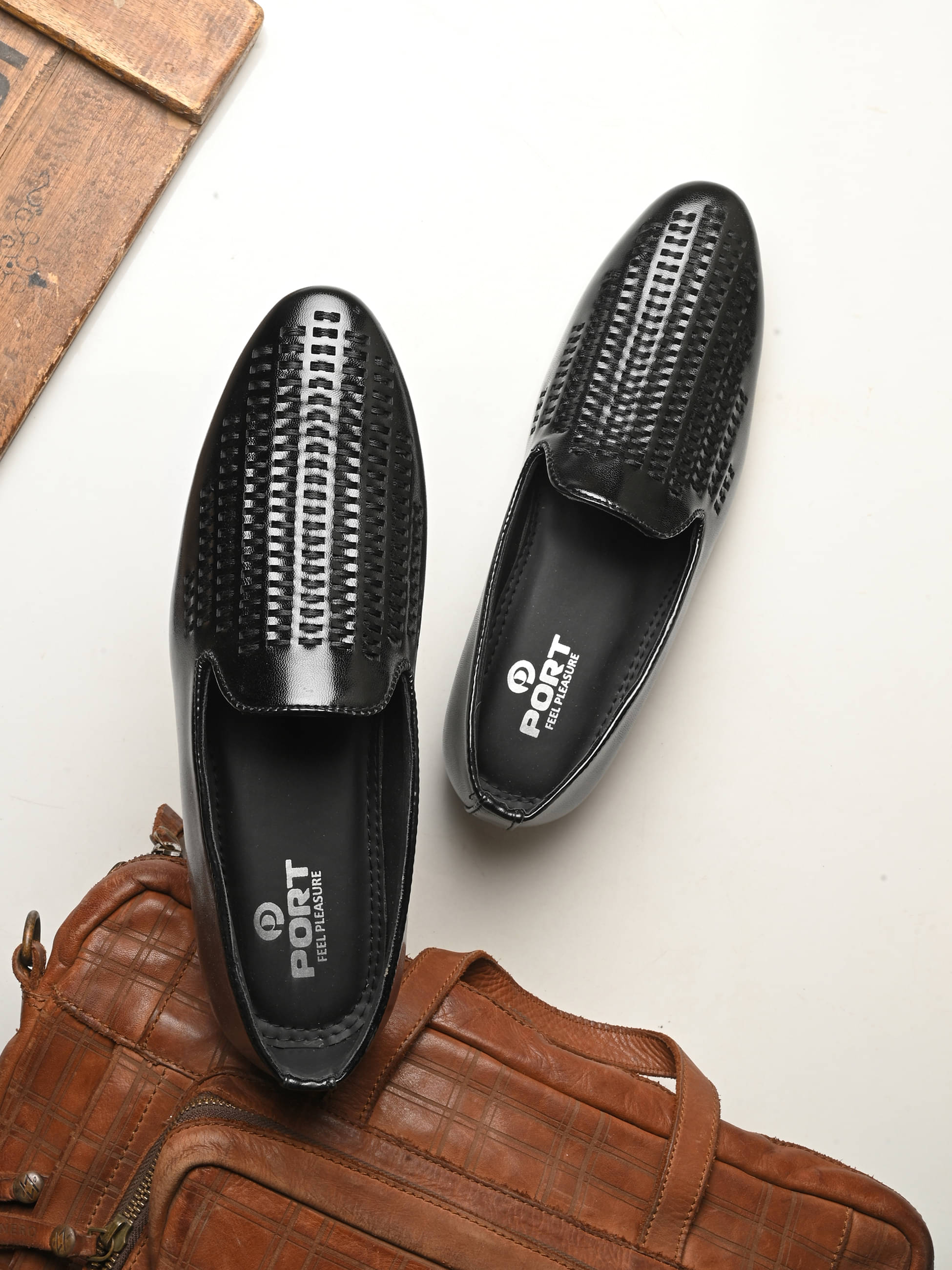     			Port Black Men's Mojaris