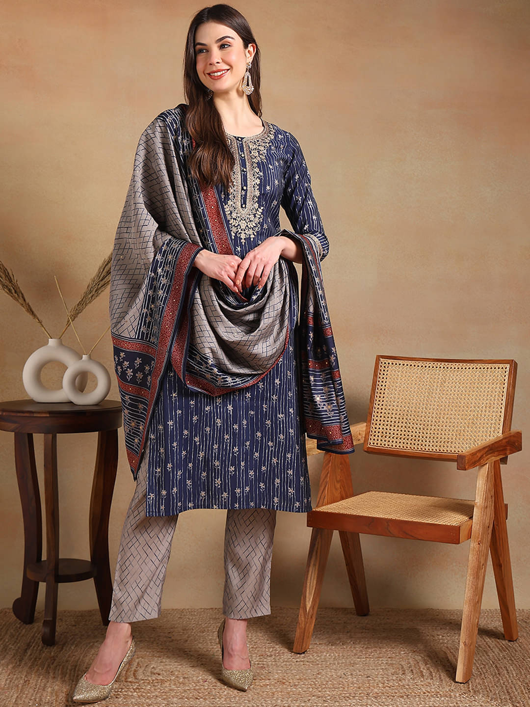     			Vaamsi Silk Blend Embroidered Kurti With Pants Women's Stitched Salwar Suit - Navy Blue ( Pack of 1 )
