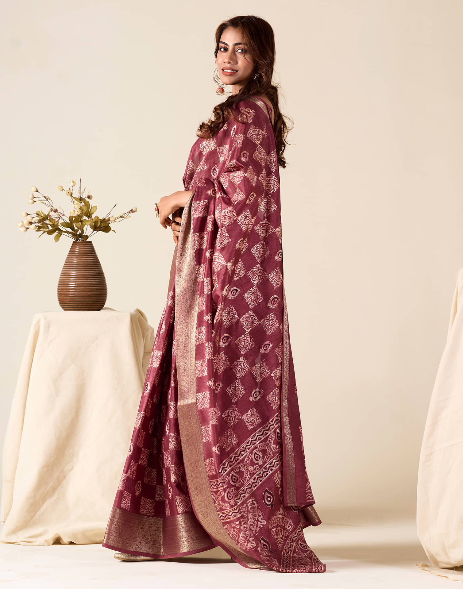 Samah Silk Printed Saree With Unstitched Blouse Piece ( Maroon ) Samah Silk Printed Saree With Unstitched Blouse Piece ( Maroon )