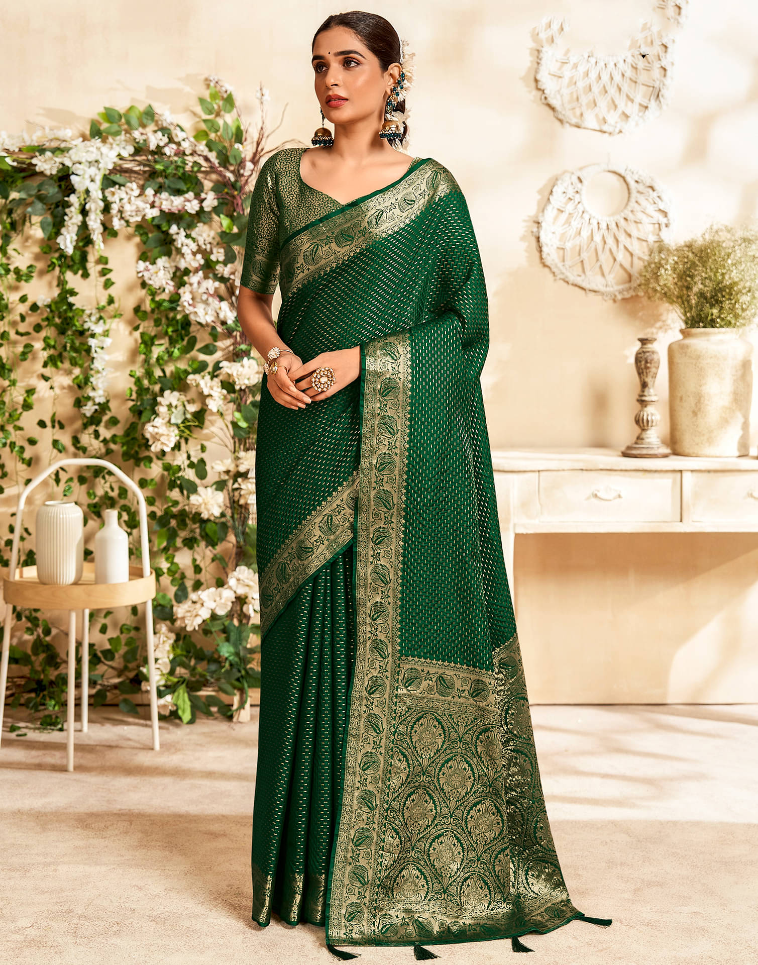 Samah Viscose Woven Saree With Unstitched Blouse Piece ( Green ) Samah Viscose Woven Saree With Unstitched Blouse Piece ( Green )