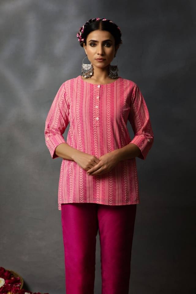     			Juniper Pink Georgette Women's Tunic ( Pack of 1 )