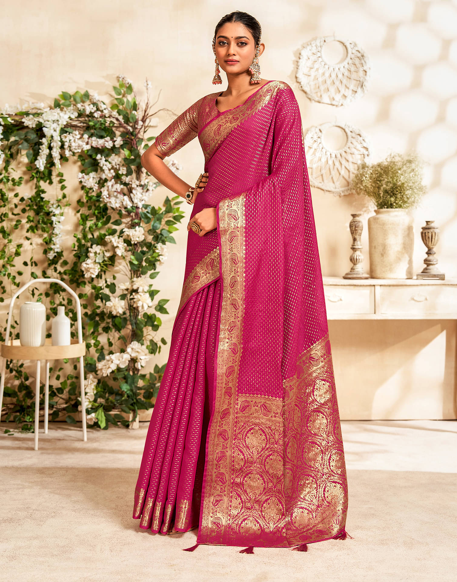 Satrani Viscose Woven Saree With Unstitched Blouse Piece ( Rani ) Satrani Viscose Woven Saree With Unstitched Blouse Piece ( Rani )