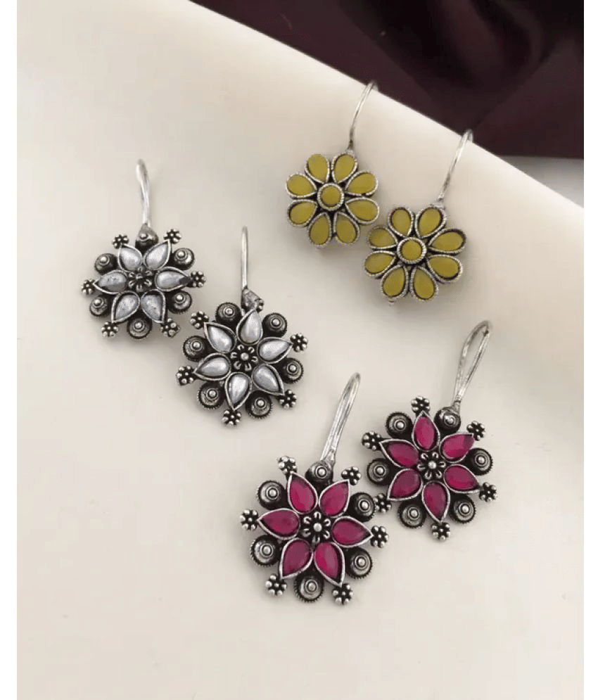     			PUJVI Multi Color Stud Earrings ( Pack of 1 )