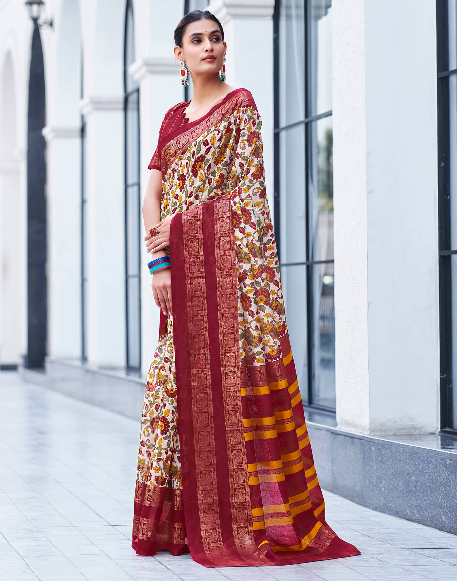     			Satrani Cotton Blend Printed Saree With Unstitched Blouse Piece ( Maroon )