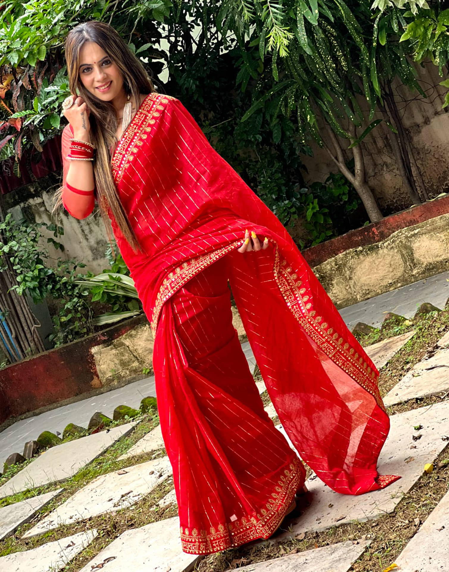     			Satrani Cotton Blend Self Design Saree With Unstitched Blouse Piece ( Red )