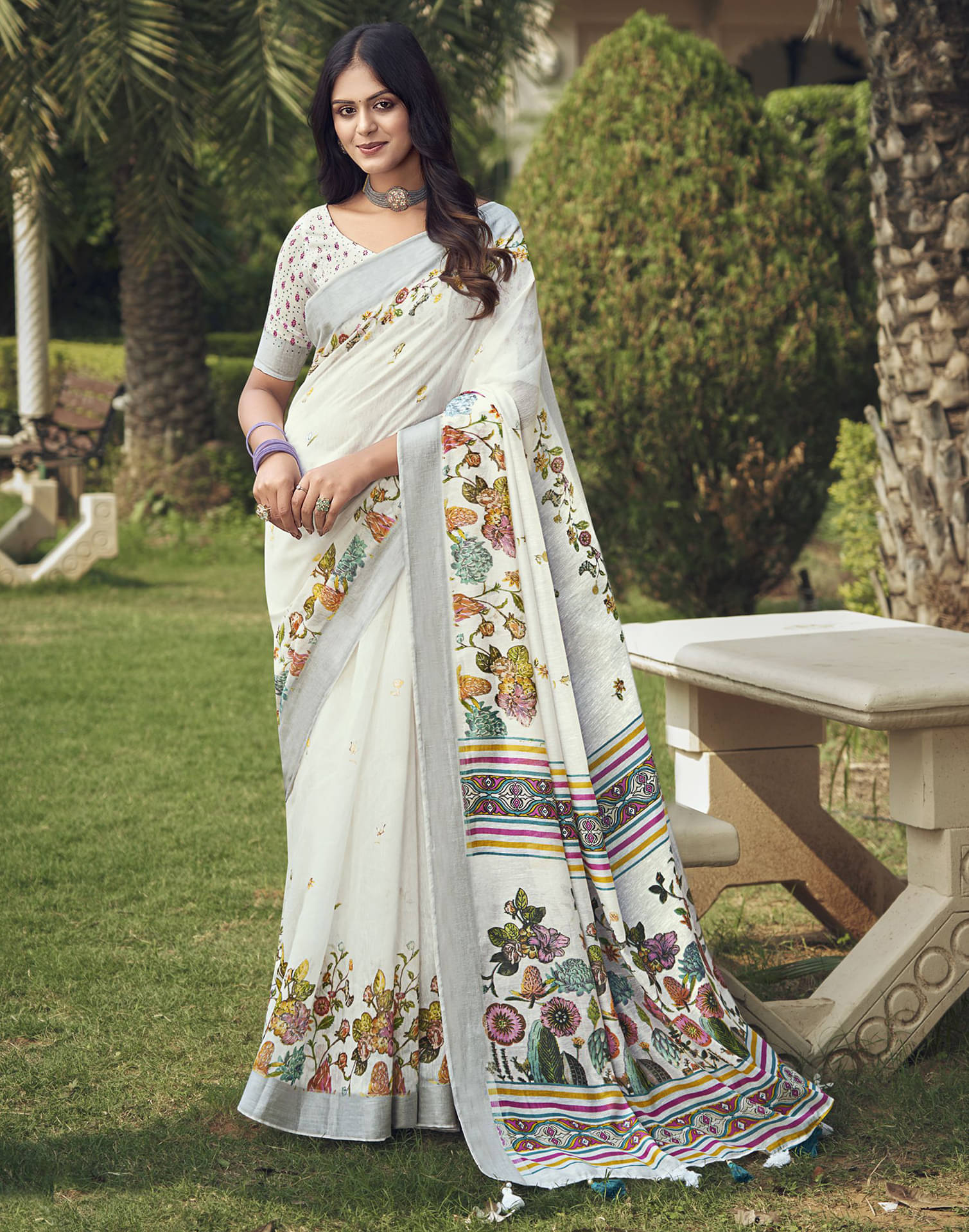 Satrani Cotton Printed Saree With Unstitched Blouse Piece ( Light Grey ) Satrani Cotton Printed Saree With Unstitched Blouse Piece ( Light Grey )