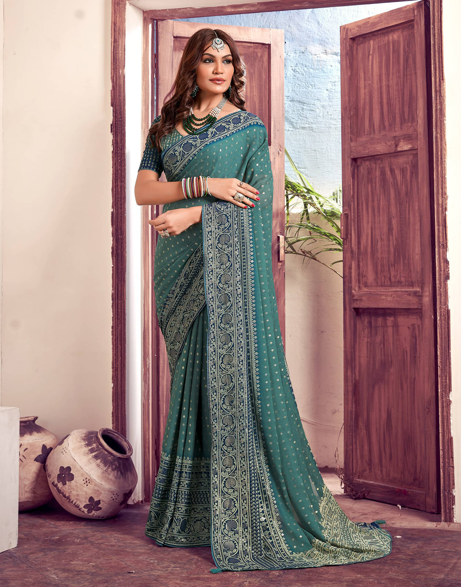 Satrani Crepe Printed Saree With Unstitched Blouse Piece ( Green ) Satrani Crepe Printed Saree With Unstitched Blouse Piece ( Green )