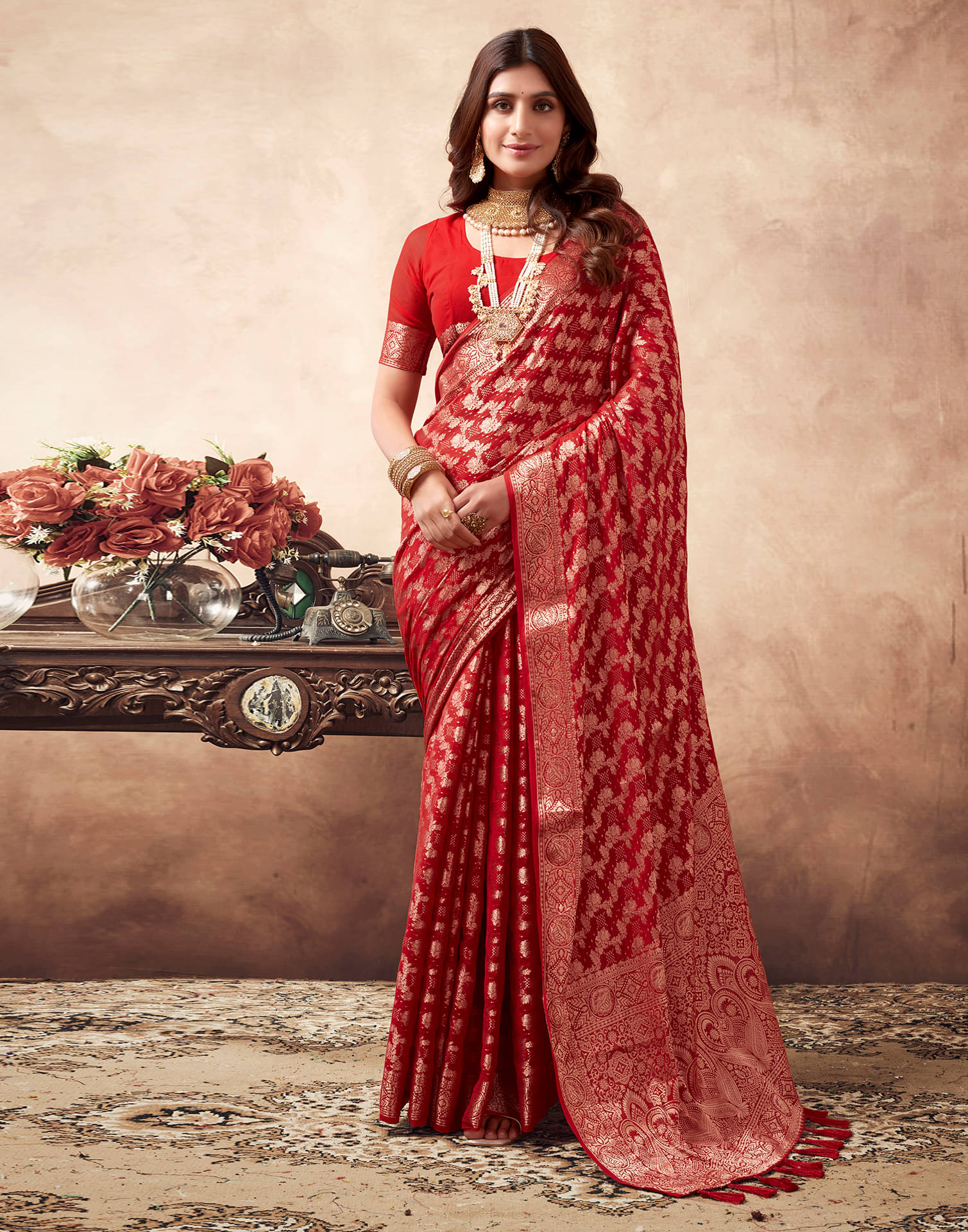     			Satrani Georgette Woven Saree With Unstitched Blouse Piece ( Red )