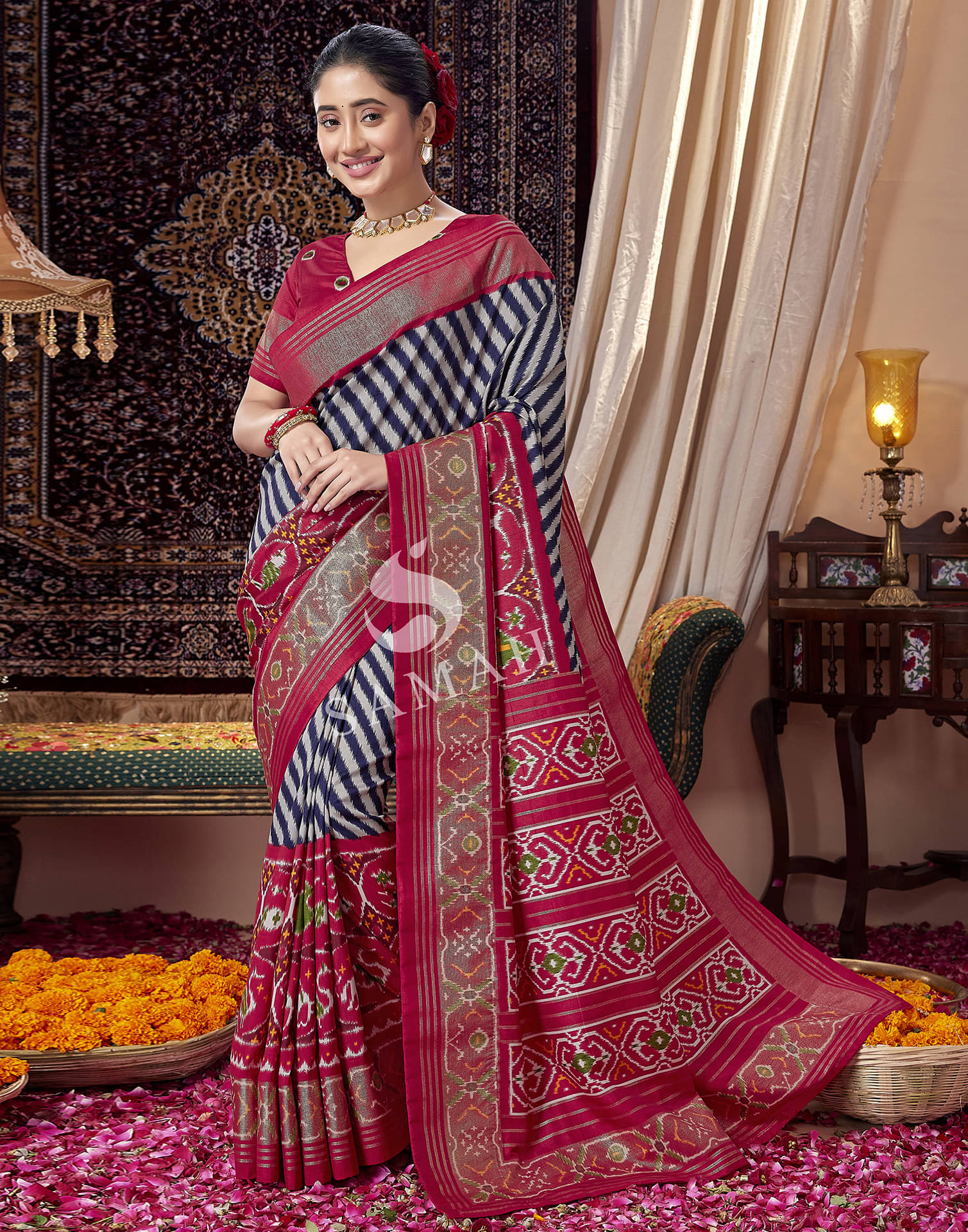 Satrani Silk Printed Saree With Unstitched Blouse Piece ( Navy Blue ) Satrani Silk Printed Saree With Unstitched Blouse Piece ( Navy Blue )