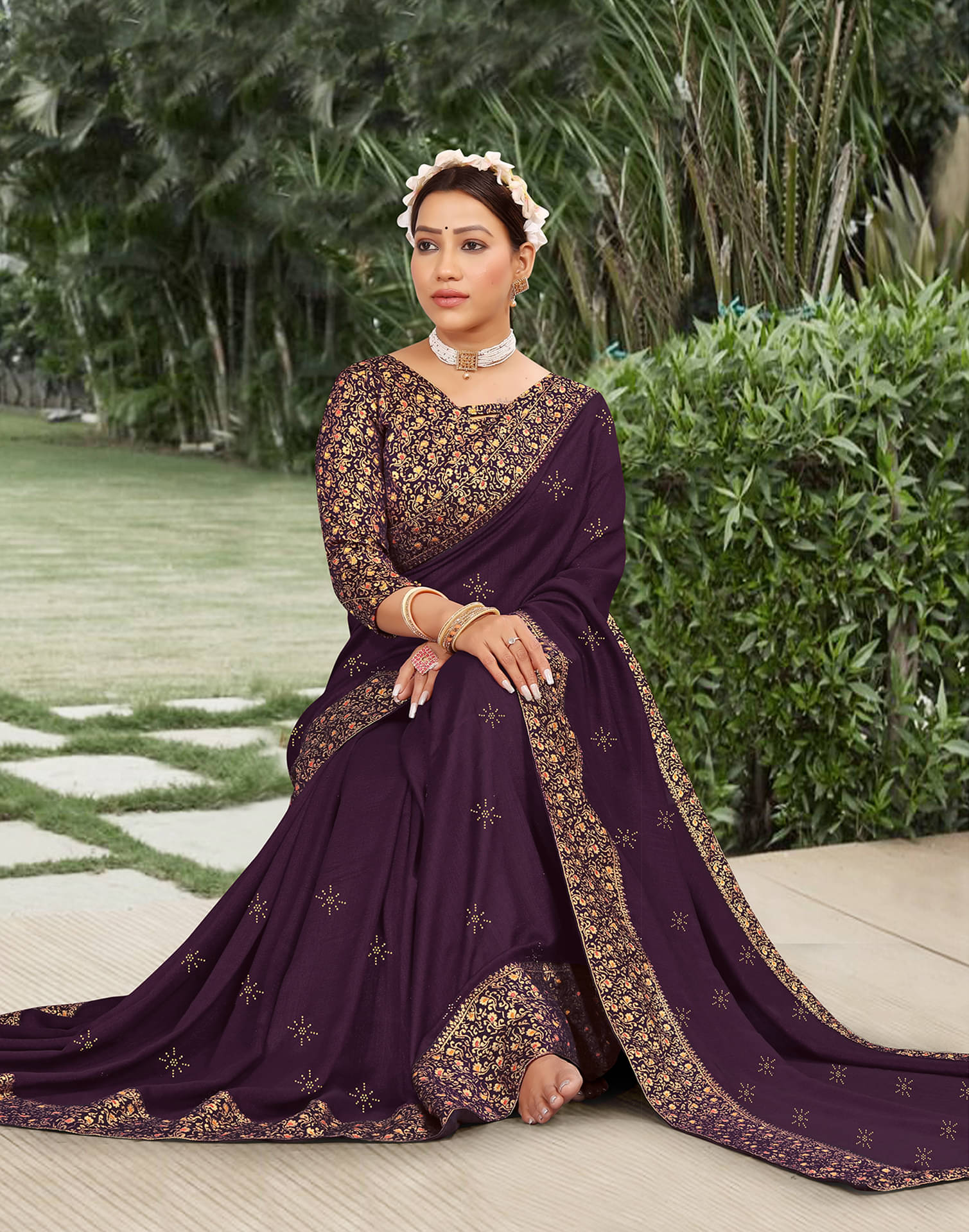     			Satrani Silk Blend Embellished Saree With Unstitched Blouse Piece ( Wine )