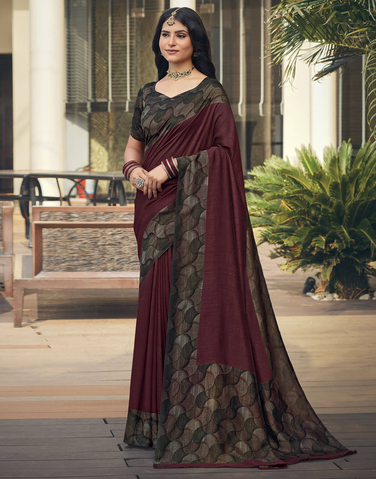 Satrani Silk Blend Printed Saree With Unstitched Blouse Piece ( Maroon ) Satrani Silk Blend Printed Saree With Unstitched Blouse Piece ( Maroon )