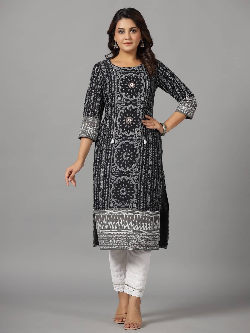 Juniper Rayon Printed Straight Women's Kurti - Black ( Pack of 1 ) Juniper Rayon Printed Straight Women's Kurti - Black ( Pack of 1 )
