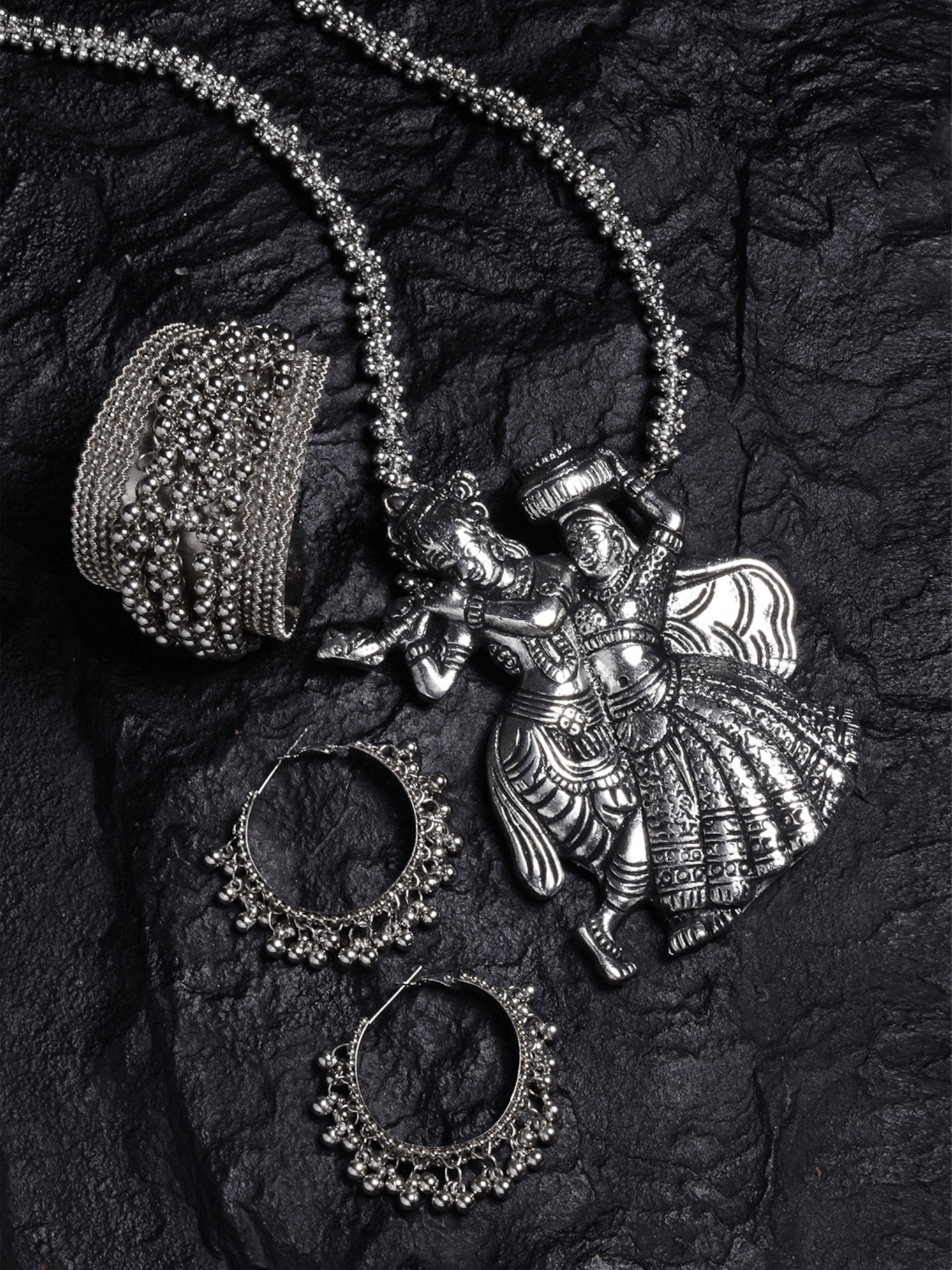     			PUJVI Silver Alloy Necklace Set ( Pack of 1 )