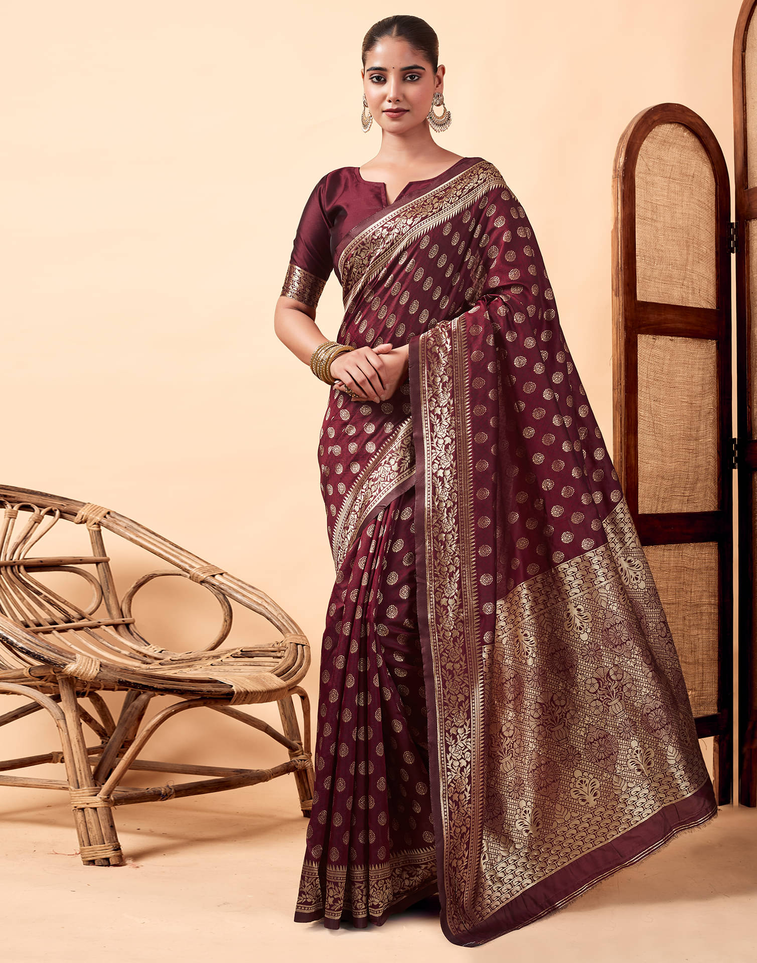 Samah Art Silk Self Design Saree With Unstitched Blouse Piece ( Maroon ) Samah Art Silk Self Design Saree With Unstitched Blouse Piece ( Maroon )