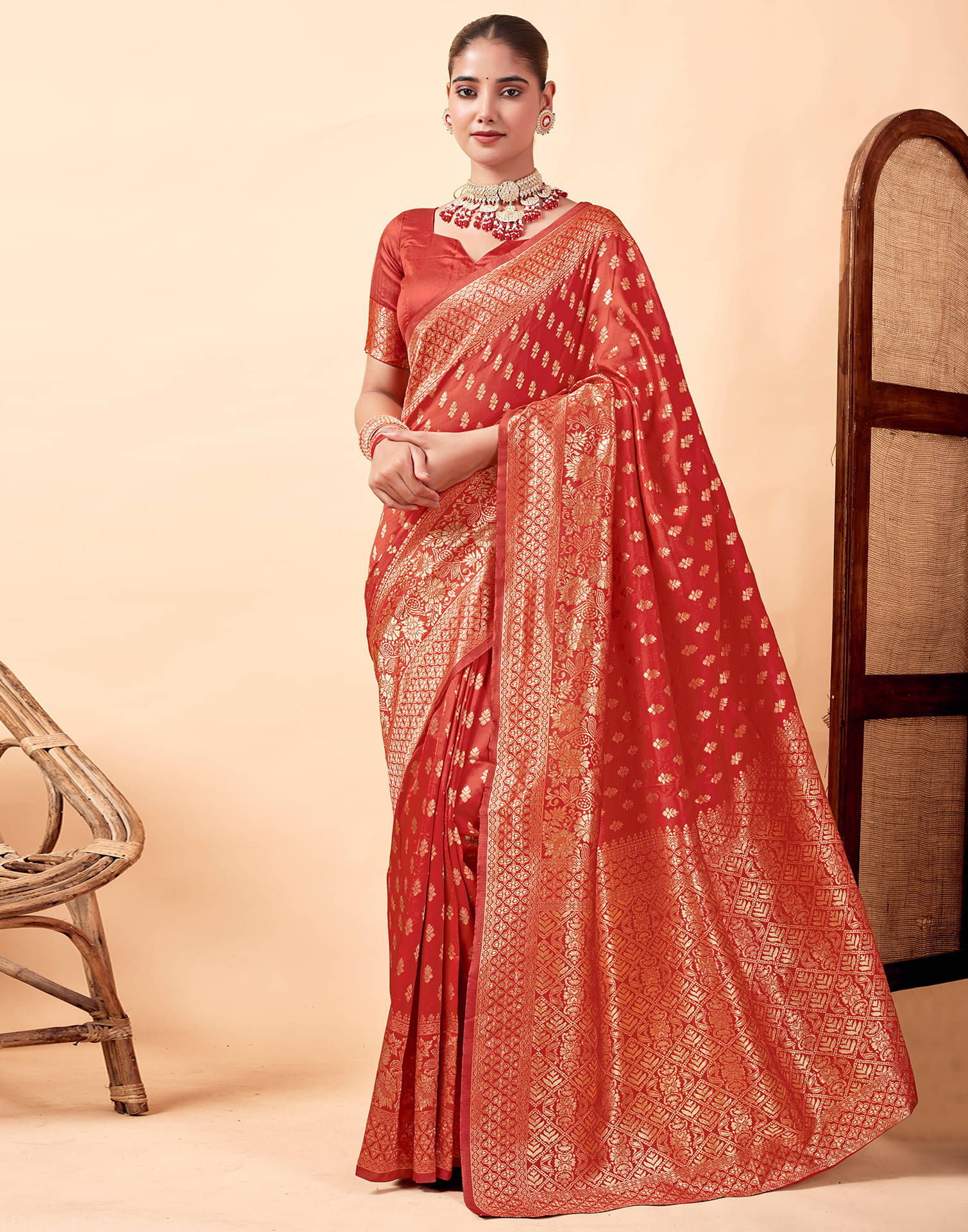     			Samah Art Silk Woven Saree With Unstitched Blouse Piece ( Red )