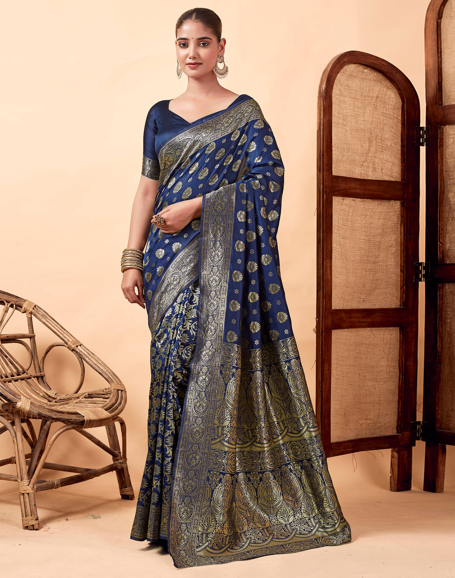     			Samah Art Silk Woven Saree With Unstitched Blouse Piece ( Navy Blue )