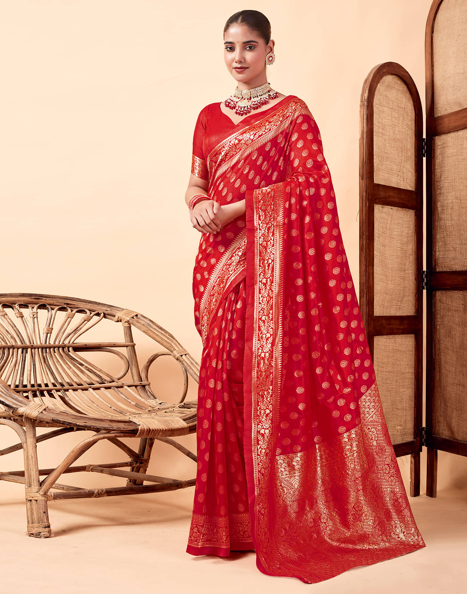     			Satrani Art Silk Self Design Saree With Unstitched Blouse Piece ( Red )