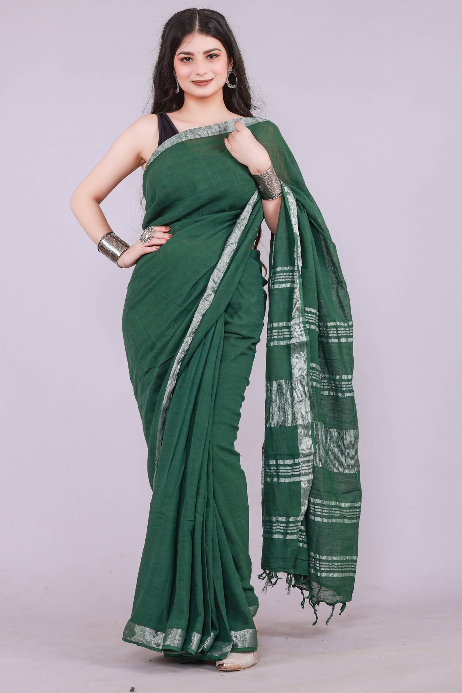     			NOITAERCPR Cotton Solid Saree With Unstitched Blouse Piece ( Green )