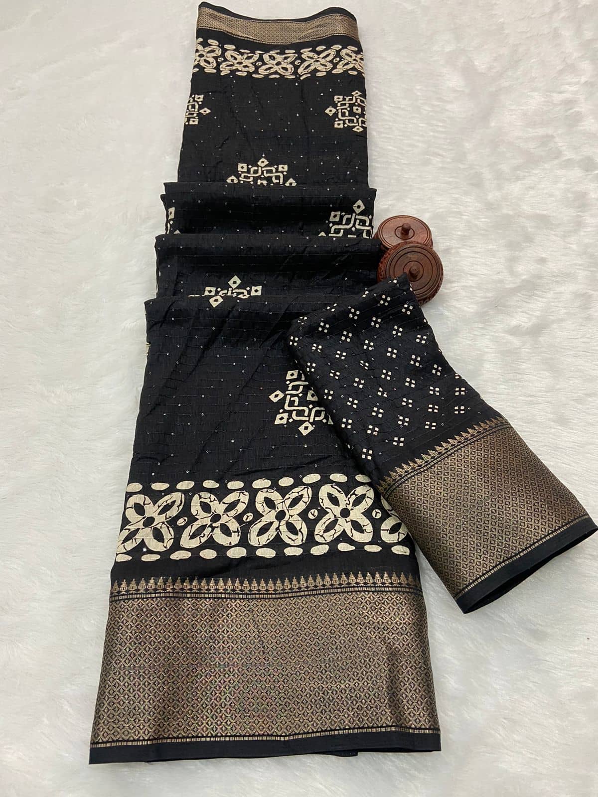 Bhuwal Fashion Art Silk Printed Saree With Unstitched Blouse Piece ( Red ) - Sarees | Buy online on ZillyBuy