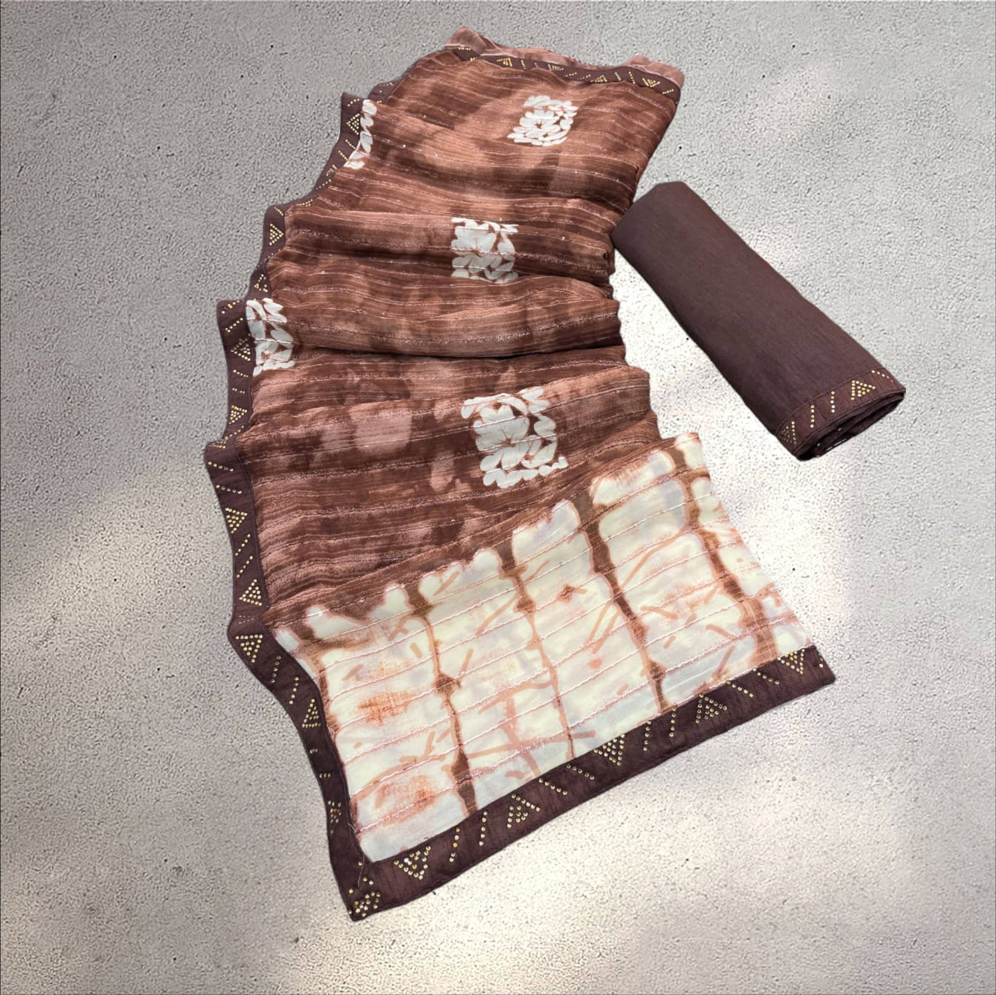 Bhuwal Fashion Georgette Dyed Saree With Unstitched Blouse Piece ( Coffee ) Bhuwal Fashion Georgette Dyed Saree With Unstitched Blouse Piece ( Coffee )