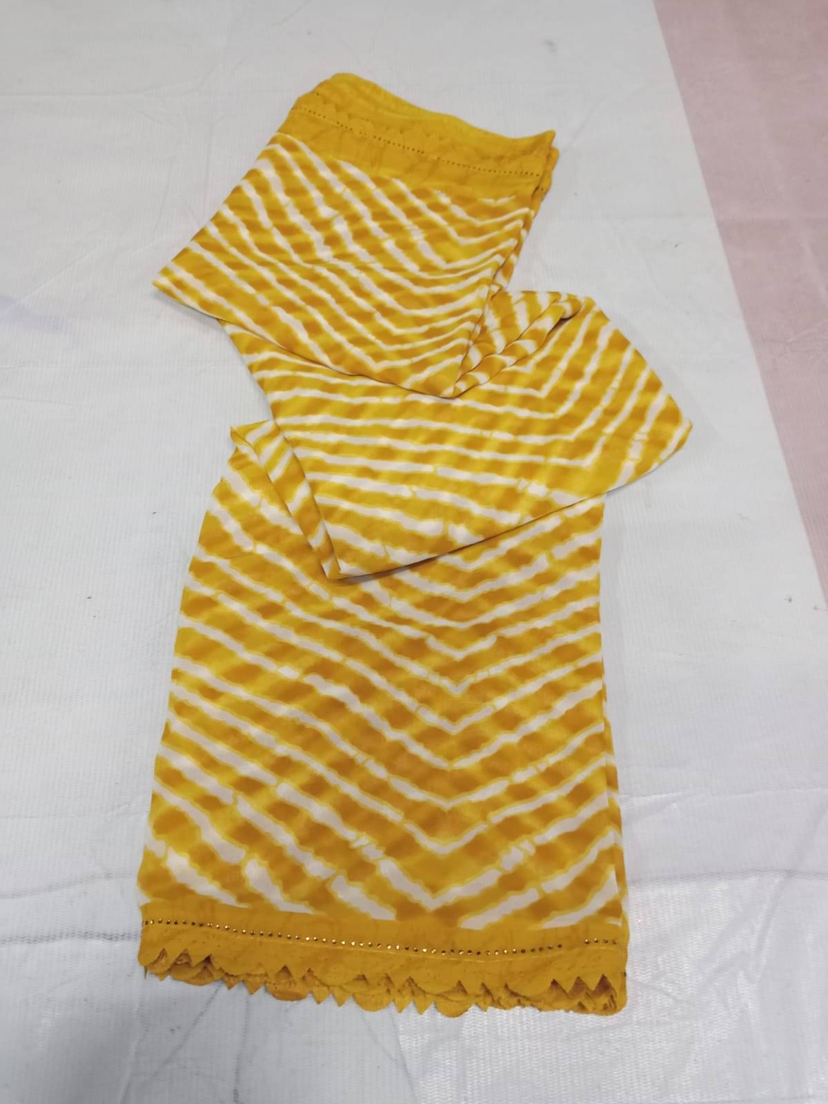 Bhuwal Fashion Georgette Striped Saree With Unstitched Blouse Piece ( Yellow1 ) Bhuwal Fashion Georgette Striped Saree With Unstitched Blouse Piece ( Yellow1 )