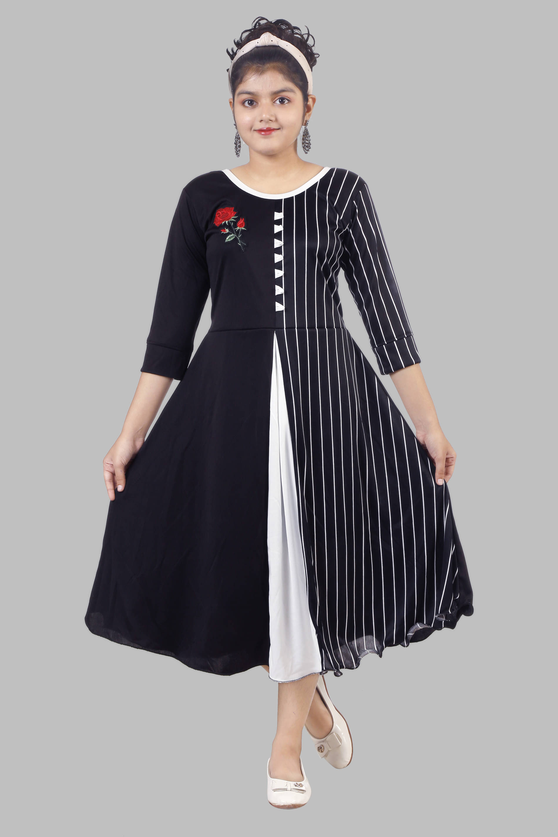 DIGIFASHION Cotton Blend Fit And Flare Dress For Girls ( Pack of 1 , Black )     			DIGIFASHION Cotton Blend Fit And Flare Dress For Girls ( Pack of 1 , Black )