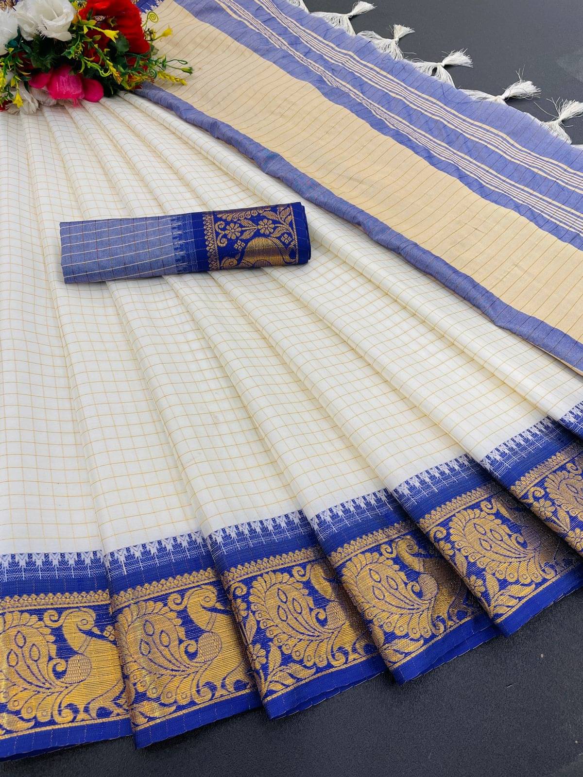     			JULEE Cotton Silk Checks Saree With Unstitched Blouse Piece ( Blue )