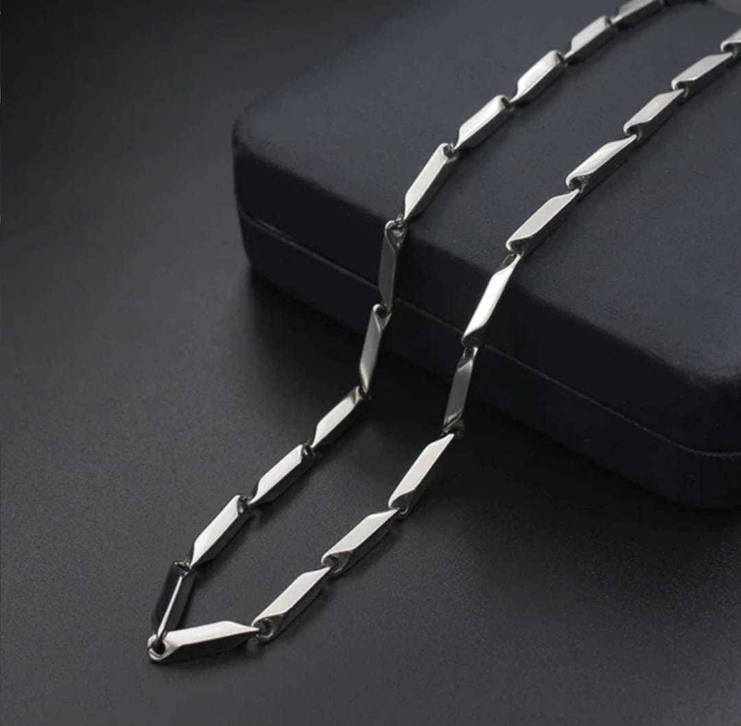 WTM Rhodium Plated Chain ( Set of 1 ) WTM Rhodium Plated Chain ( Set of 1 )