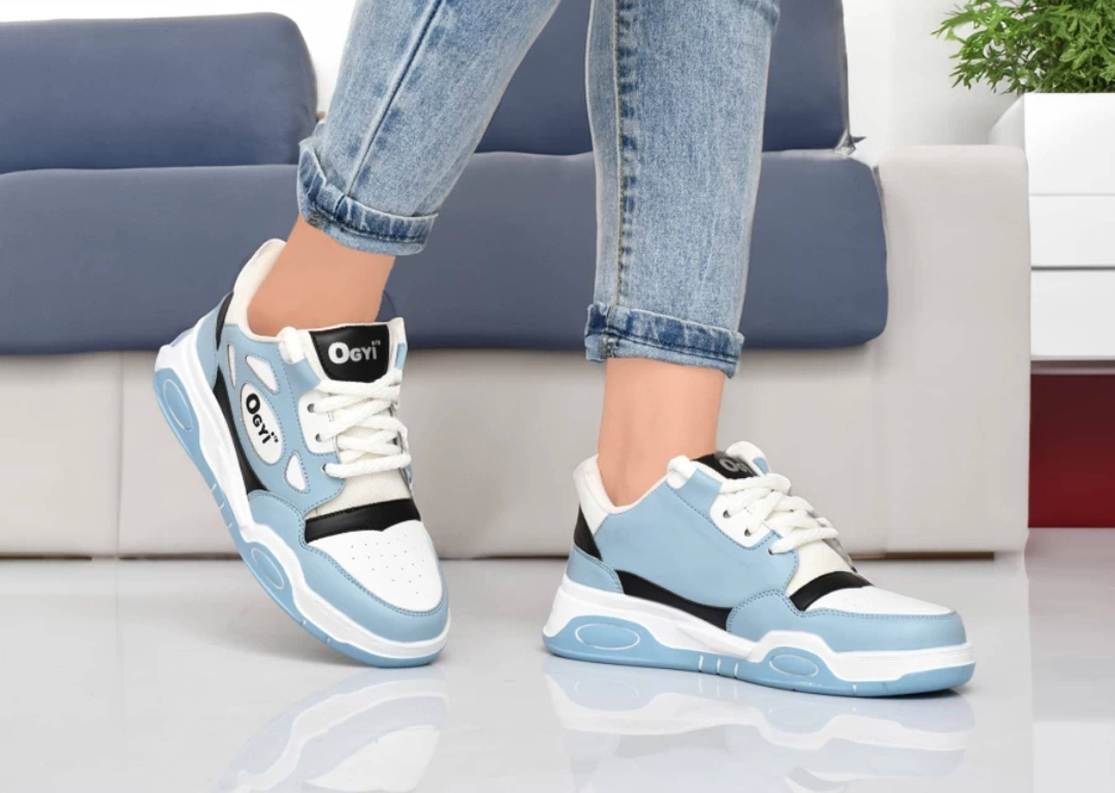     			wrizt Light Blue Women's Sneakers