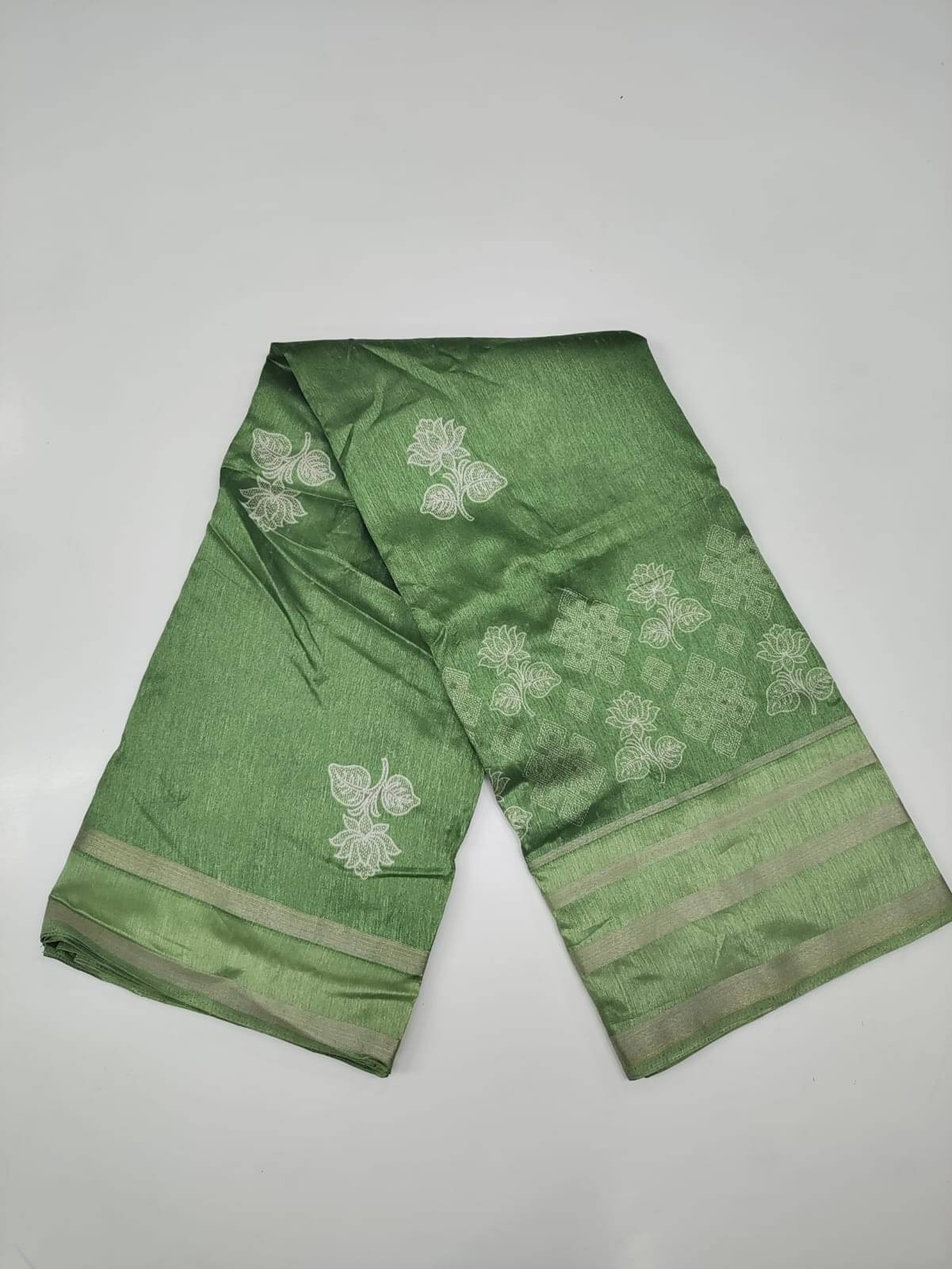     			Rekha Maniyar Cotton Printed Saree With Unstitched Blouse Piece ( Green )