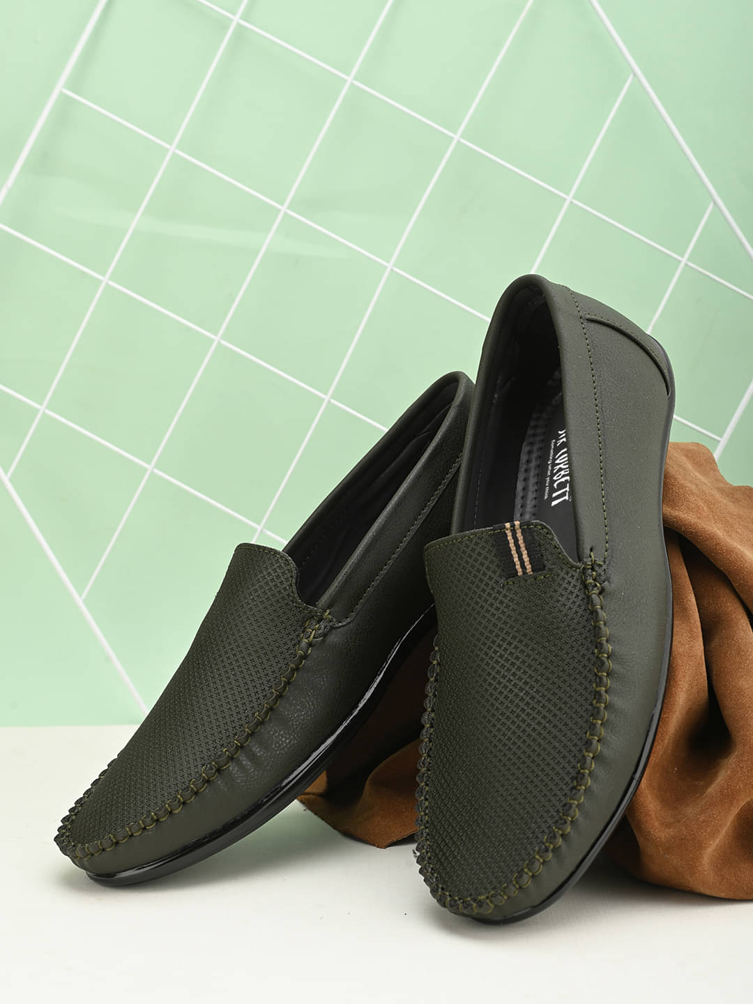     			Sir Corbett Olive Men's Formal