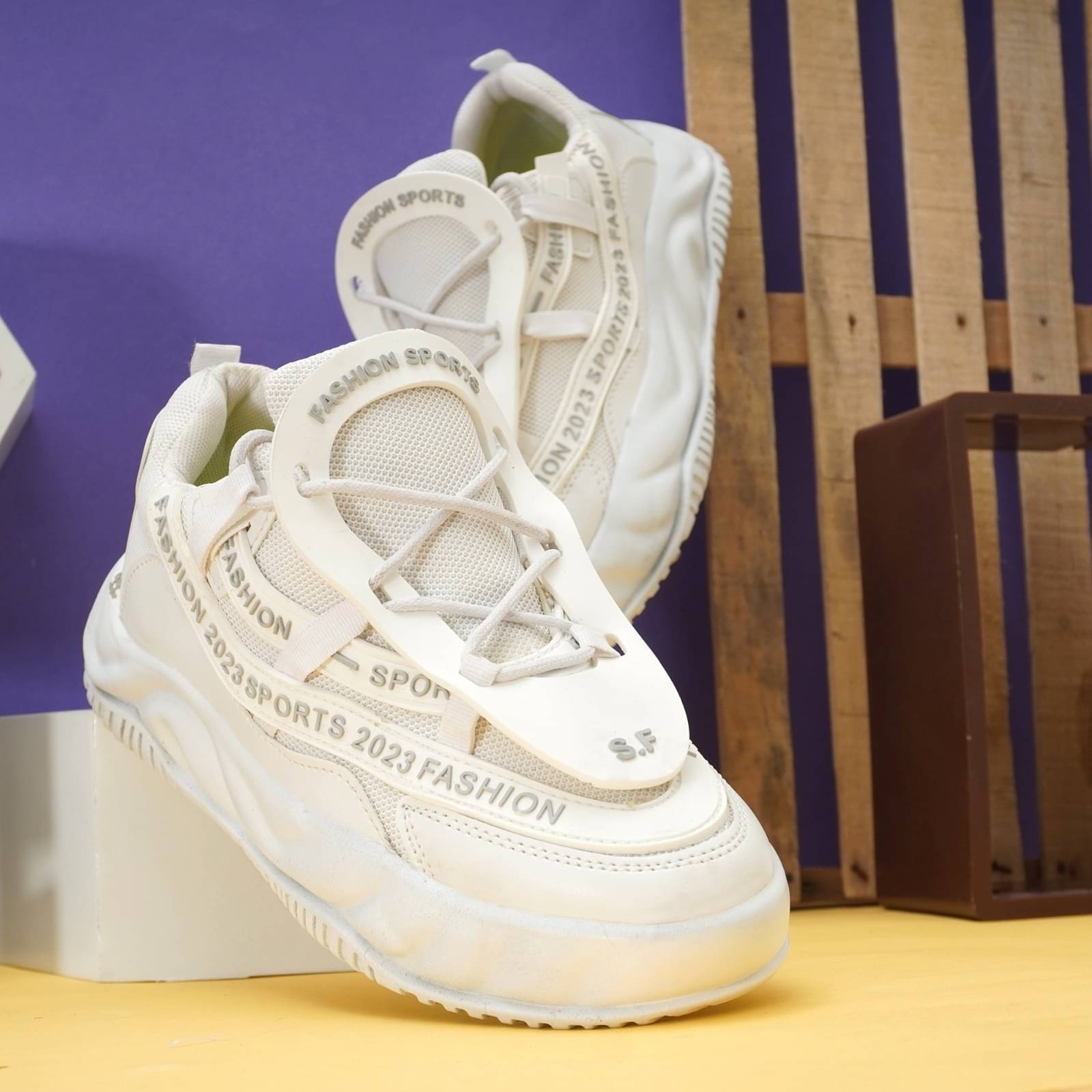     			FOXFIRE White Men's Lifestyle Shoes