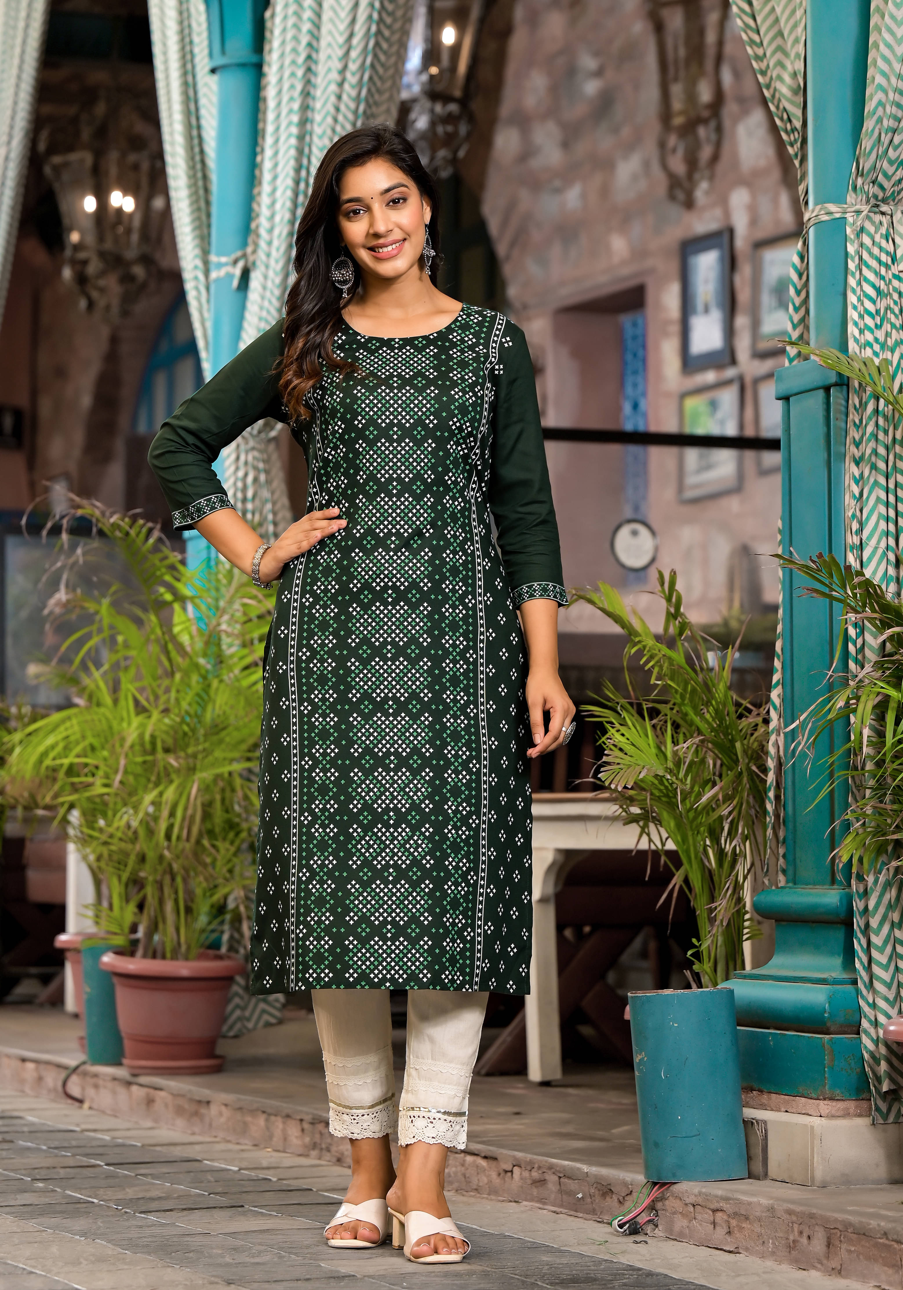     			Juniper Rayon Printed Straight Women's Kurti - Green ( Pack of 1 )