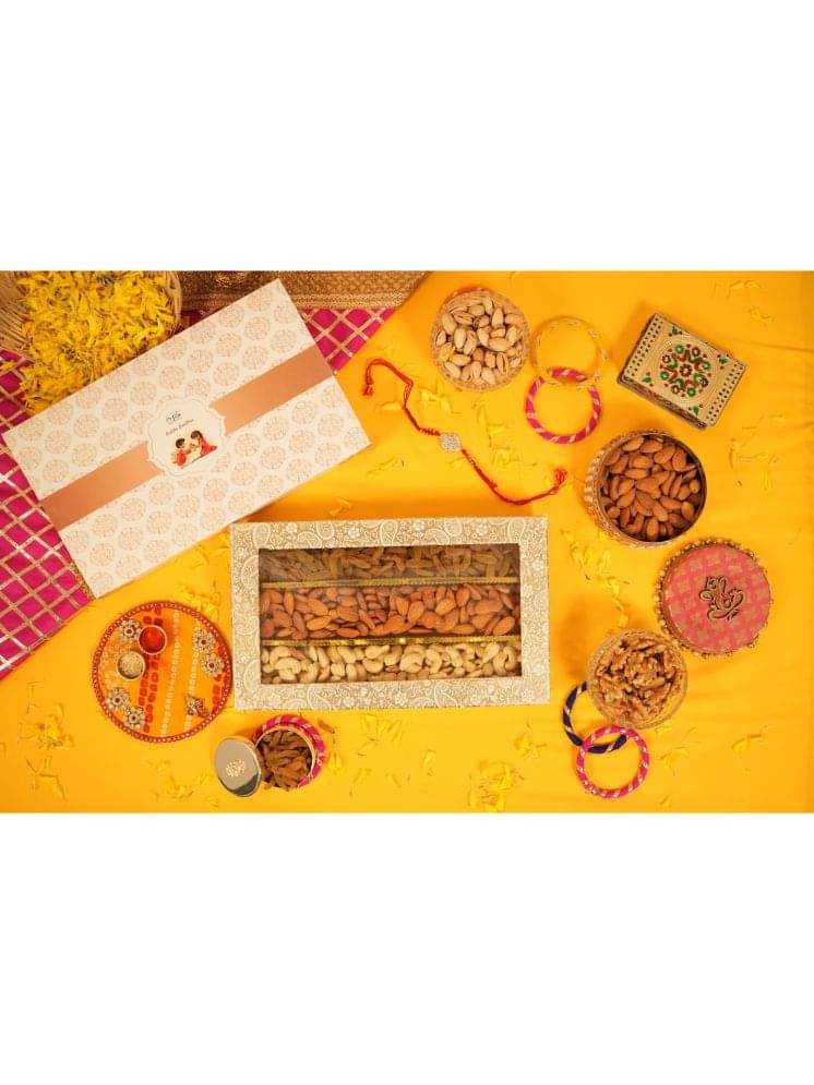     			LILA DRY FRUITS Diwali Gift Hamper Combo with Cashew, Almond, Raisin, Kumkum & Chawal
