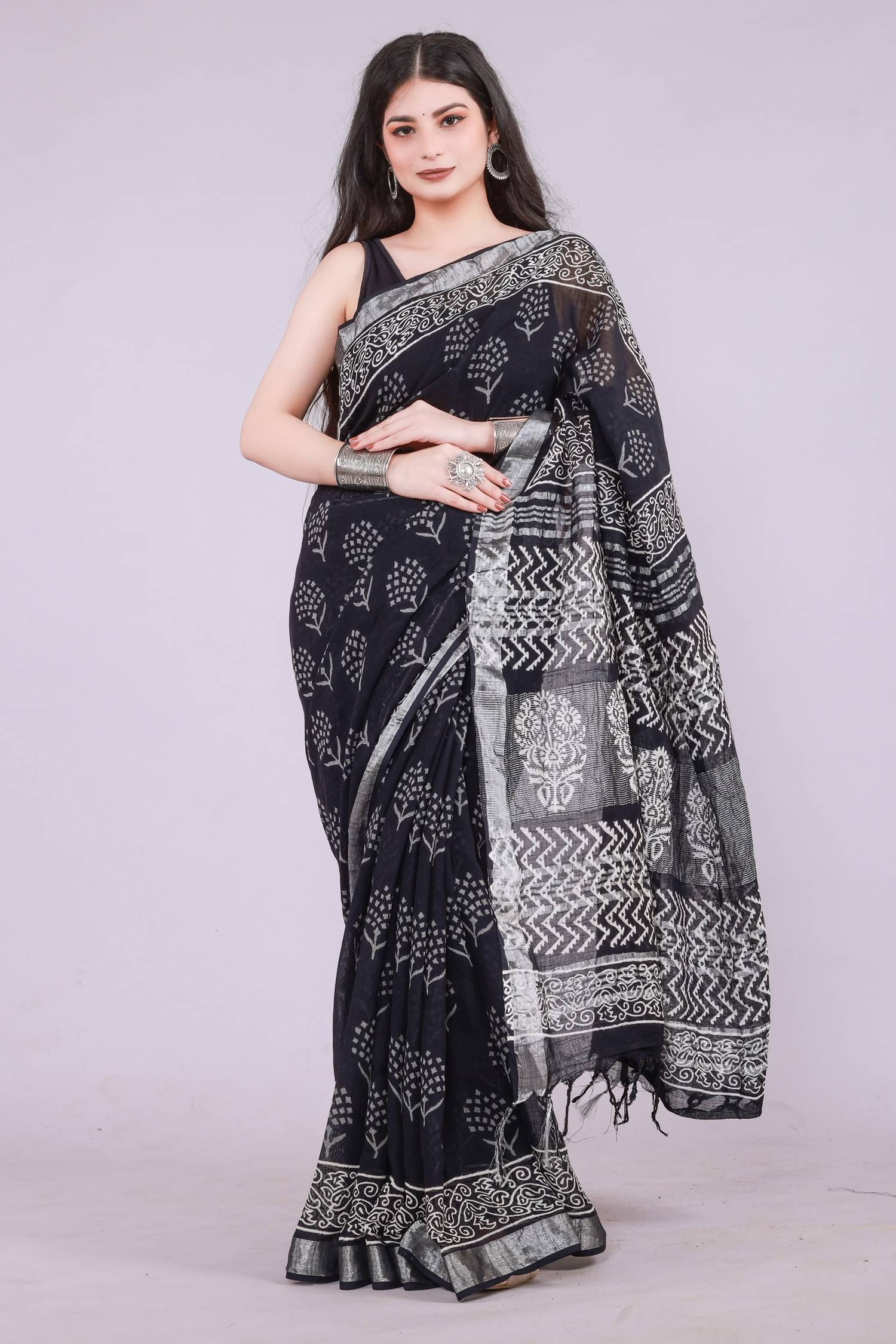    			NOITAERCPR Cotton Printed Saree With Unstitched Blouse Piece ( Black )