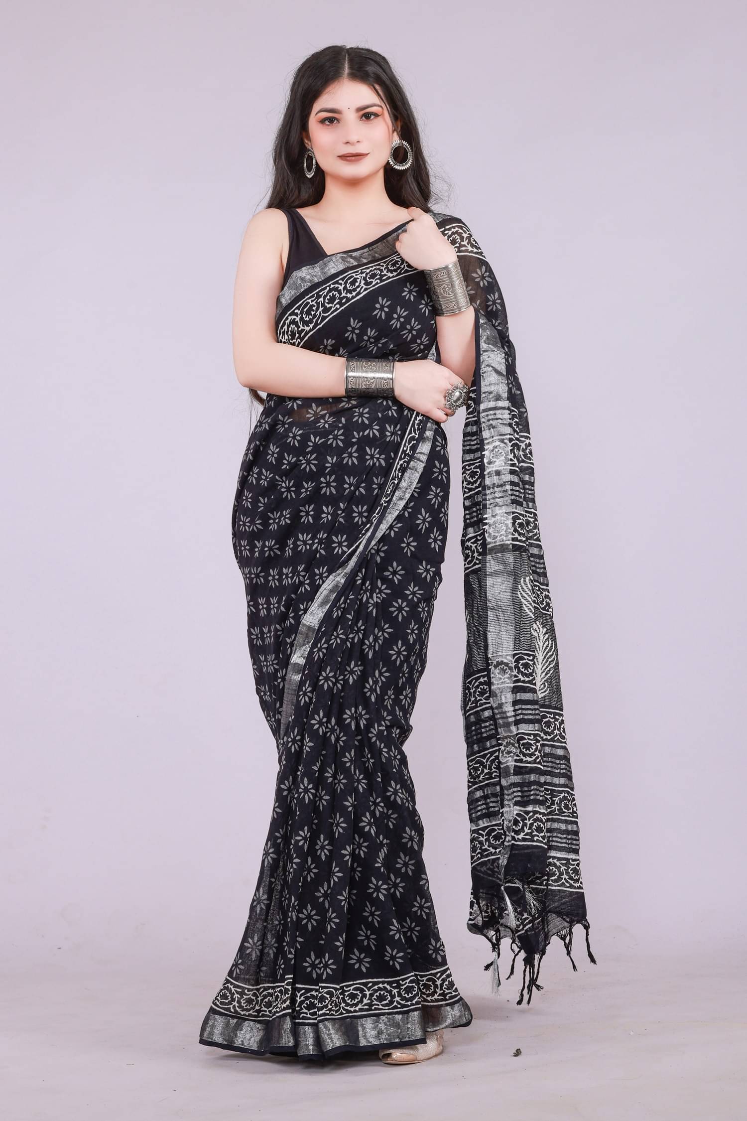    			NOITAERCPR Cotton Printed Saree With Unstitched Blouse Piece ( Black )