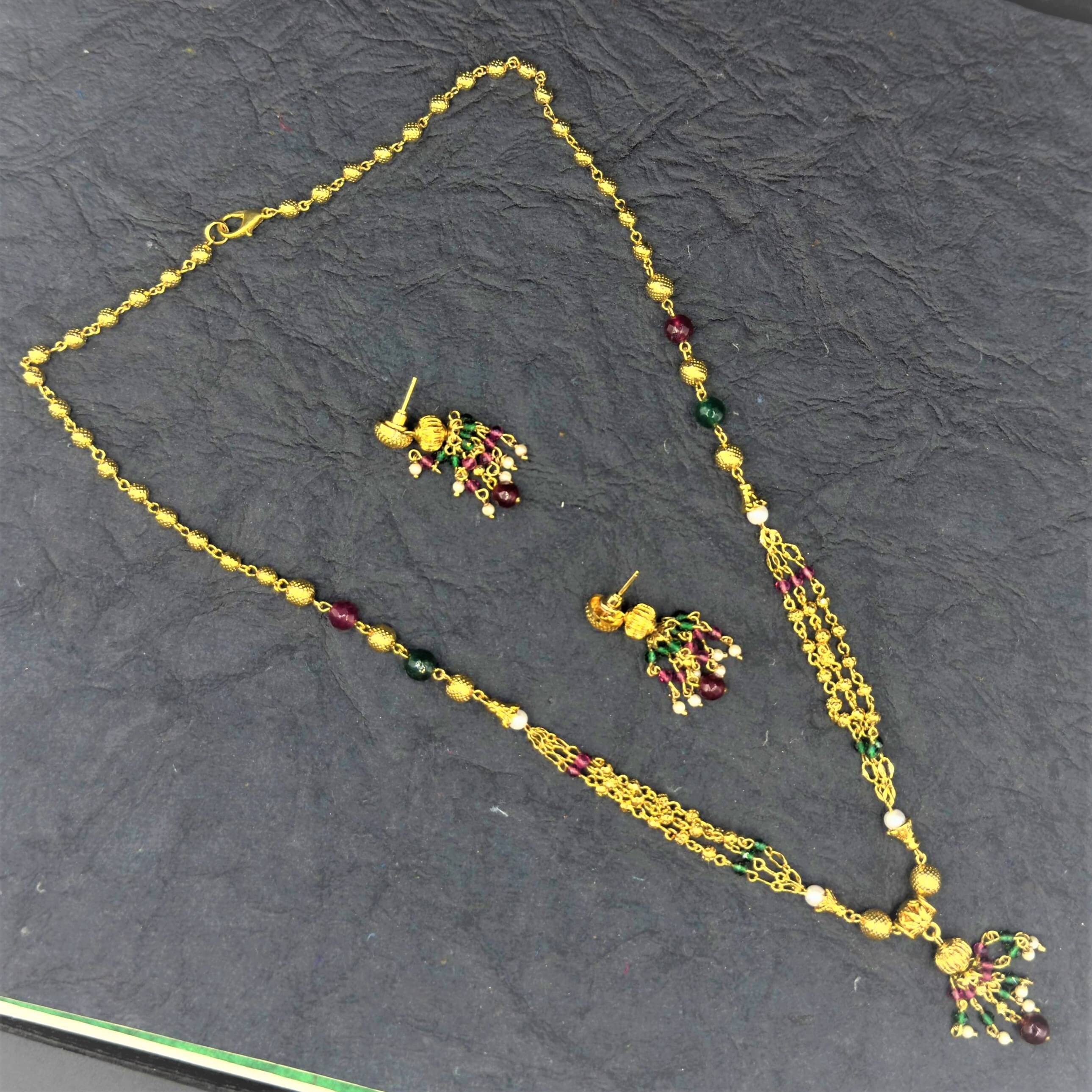     			Charms Multicolor Alloy Necklace Set ( Pack of 1 )