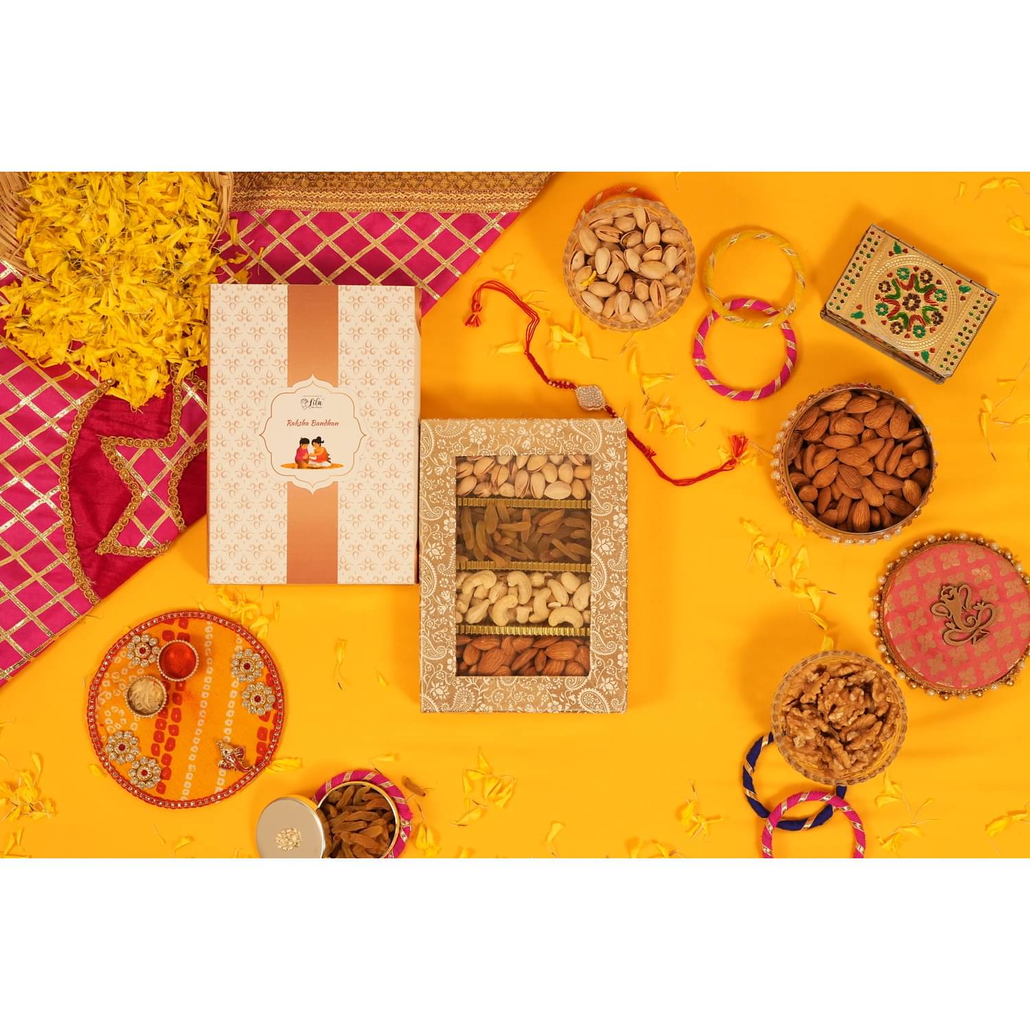     			LILA DRY FRUIT Mixed Nuts Gift Box 400 g