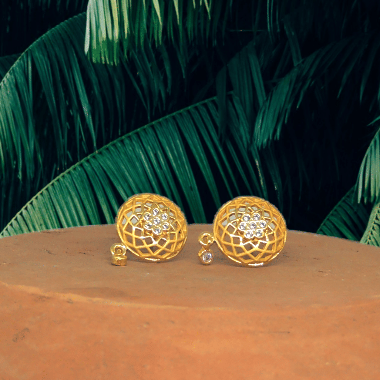     			Drashti Collection Golden Stud Earrings ( Pack of 1 )