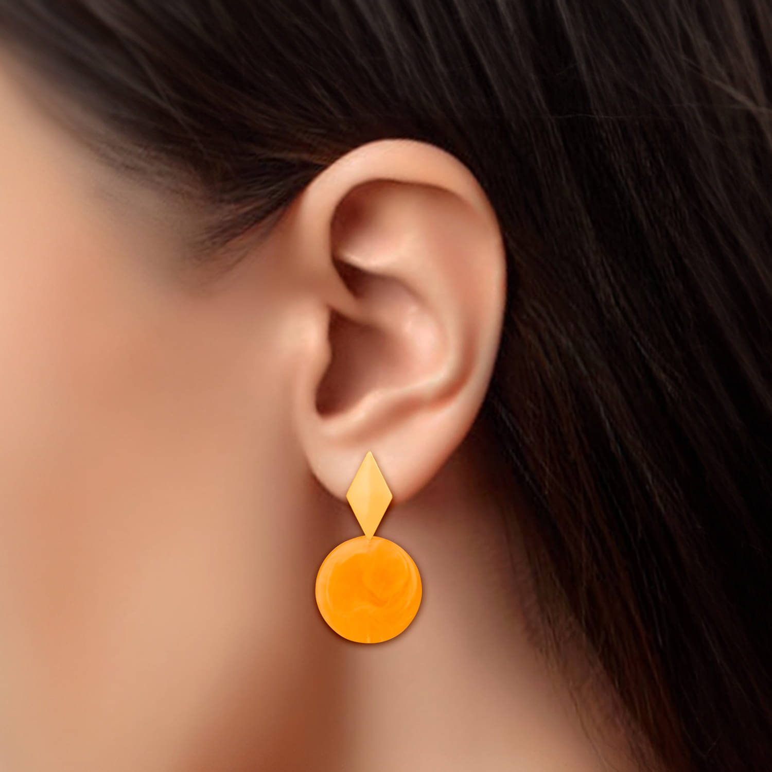     			Drashti Collection Yellow Stud Earrings ( Pack of 1 )