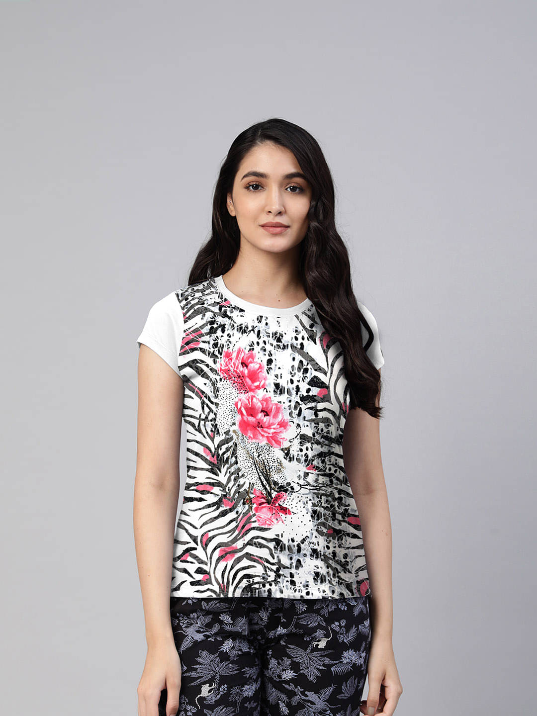     			LYRA Women Cotton Printed Regular Fit Round Neck T-Shirt ( White )